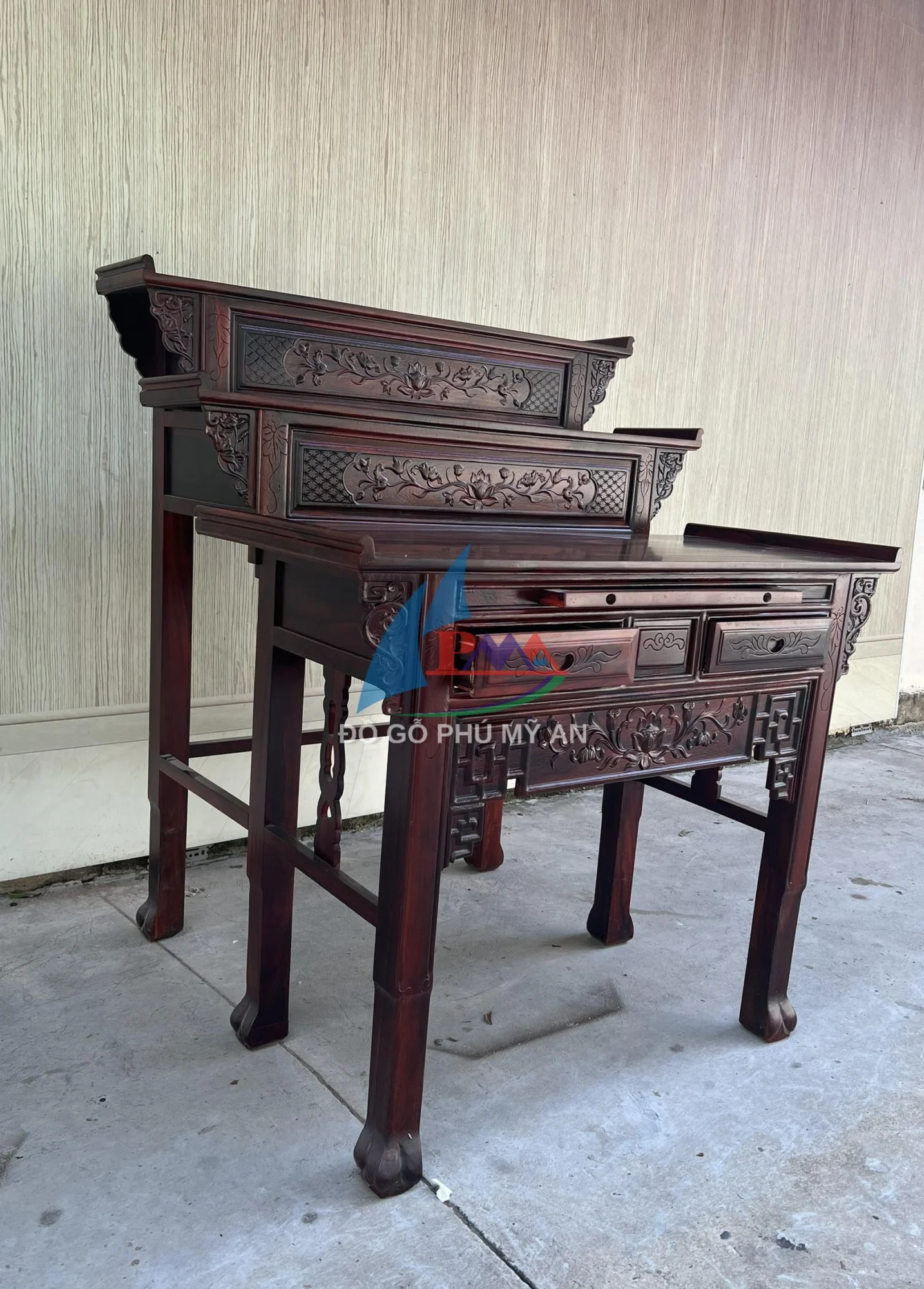 Alternative view of Bàn cúng gỗ muồng 3 tầng 1m34
