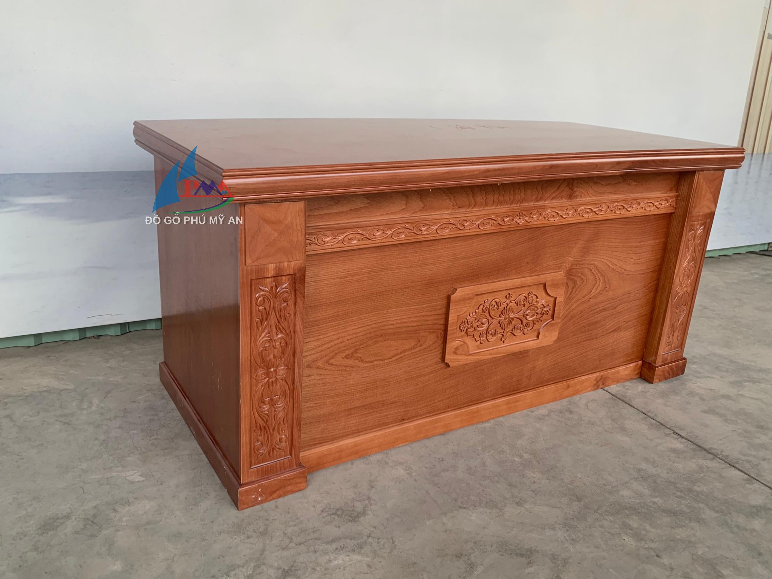 Alternative view of Bàn làm việc gỗ xoan 1m6