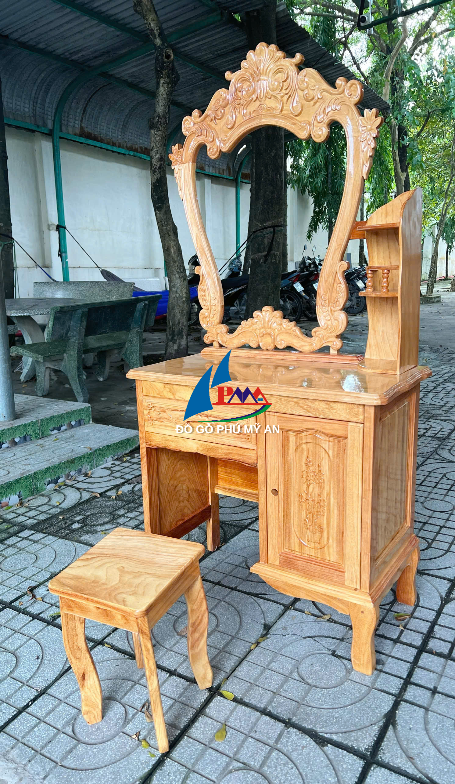 Alternative view of Bàn trang điểm gỗ gõ