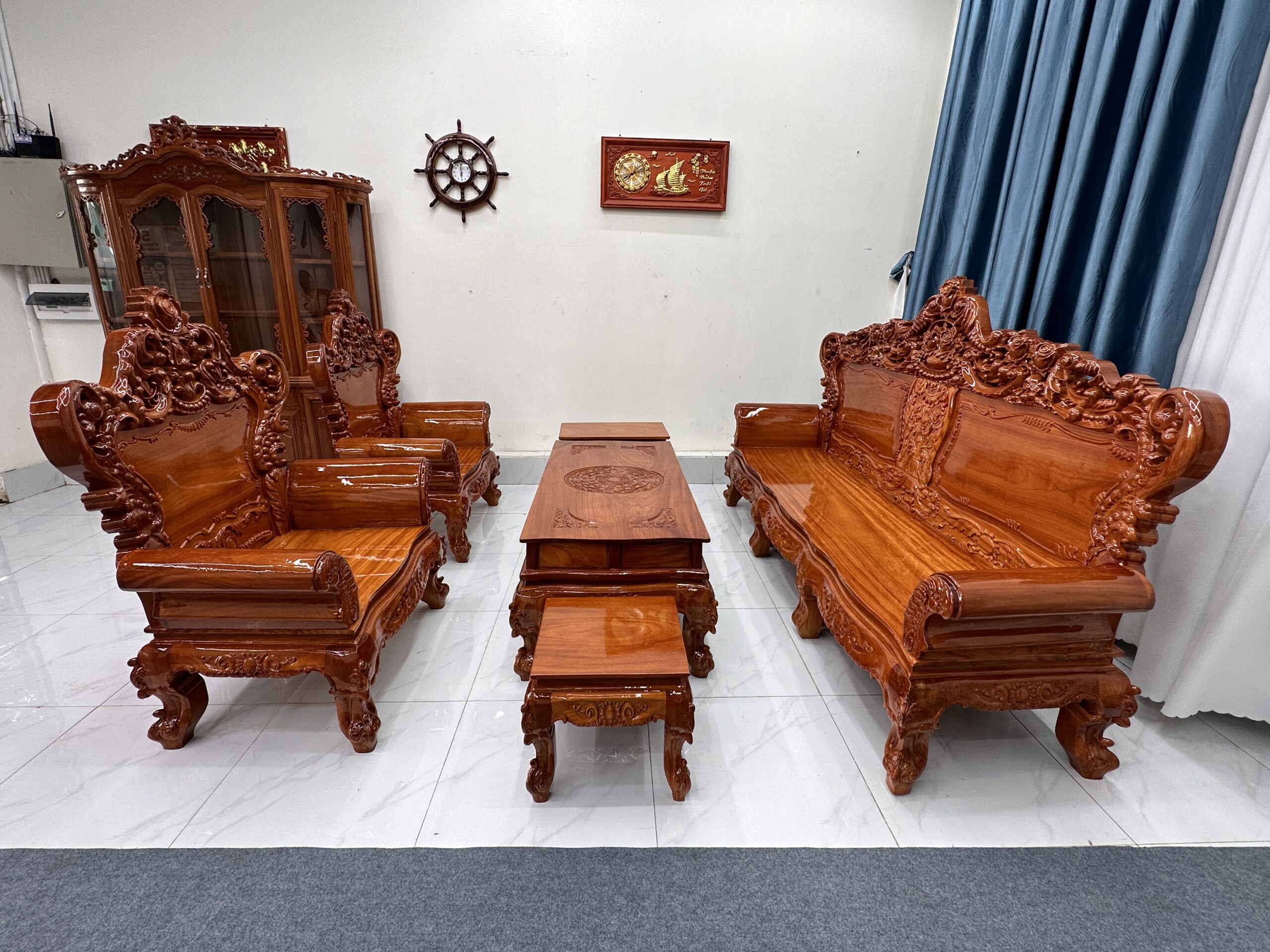 Salon Luis hương đá