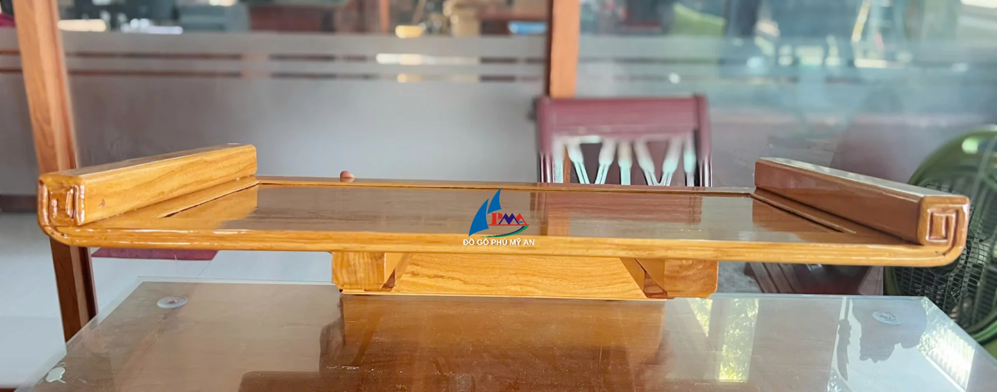 Trang treo gỗ gõ