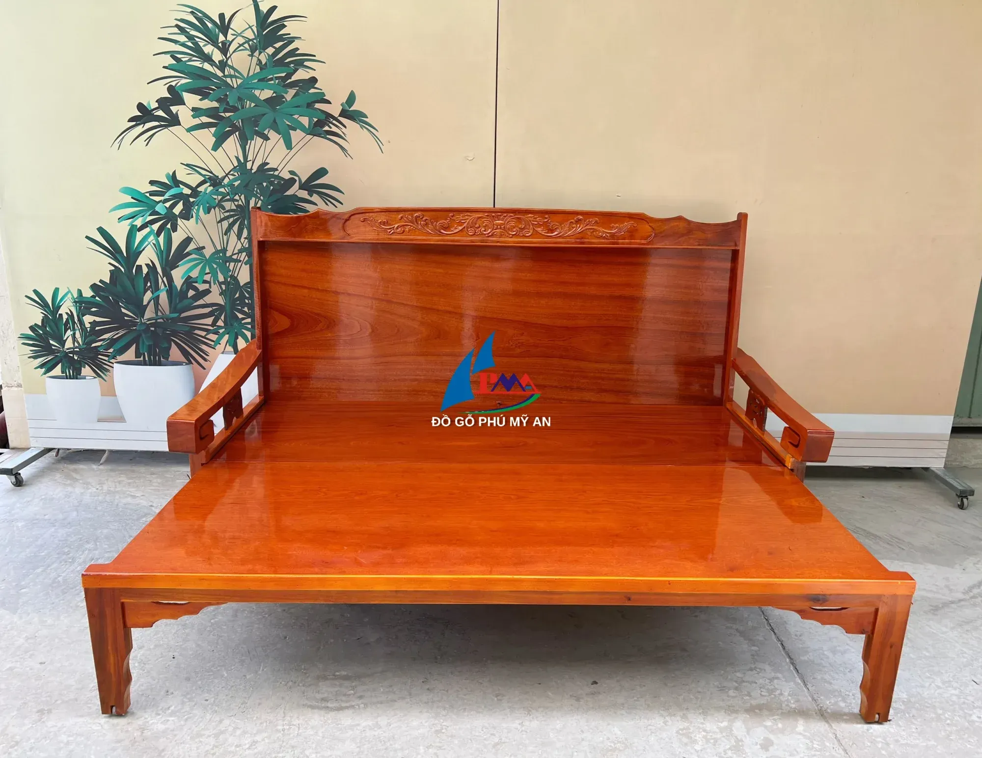 Trường kỷ gỗ quỷnh
