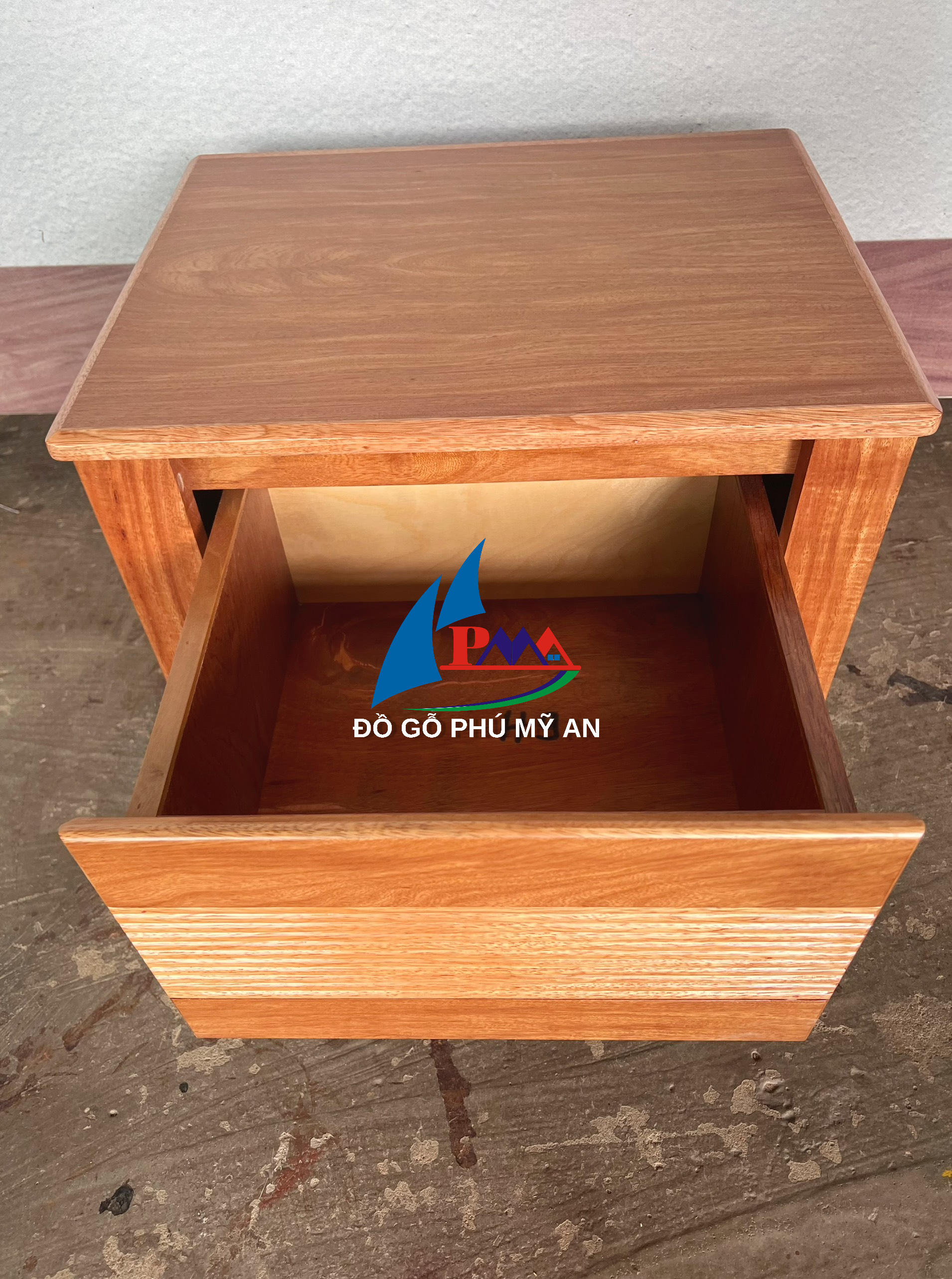 Alternative view of Tủ đầu giường đinh hương