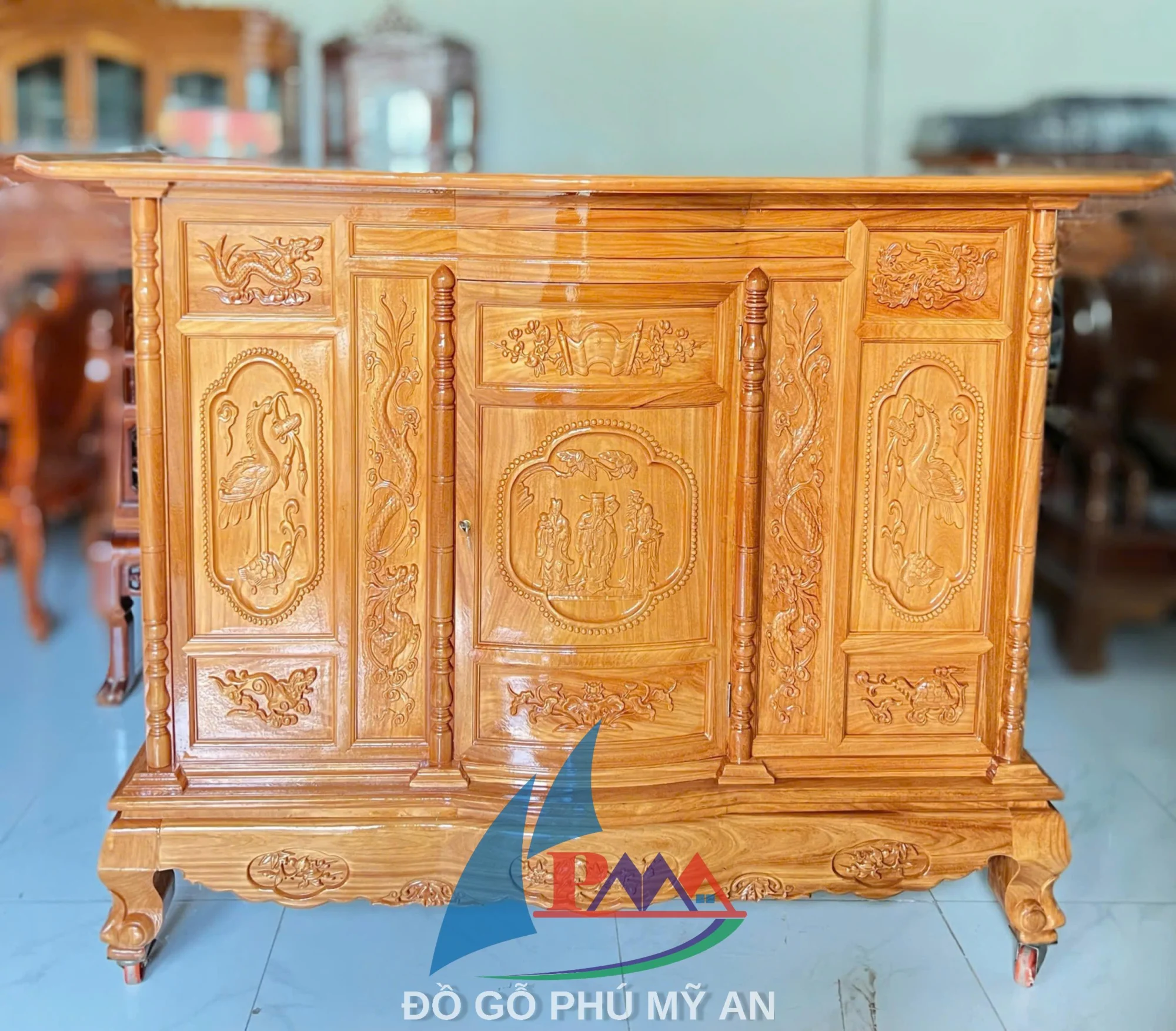 Tủ thờ gõ bắc mô cong 1m75