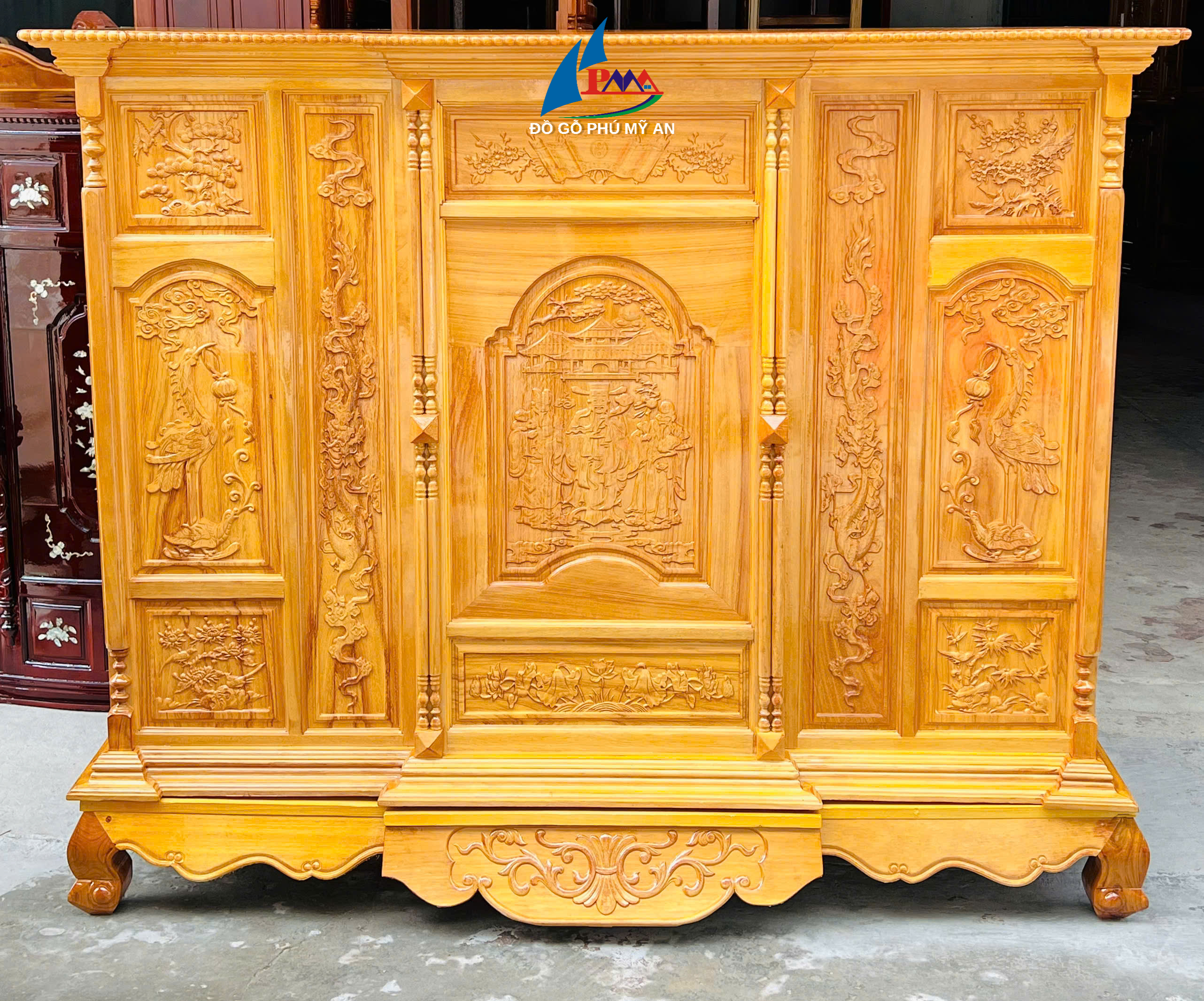 Tủ thờ căm xe phẳng chạm 1m8