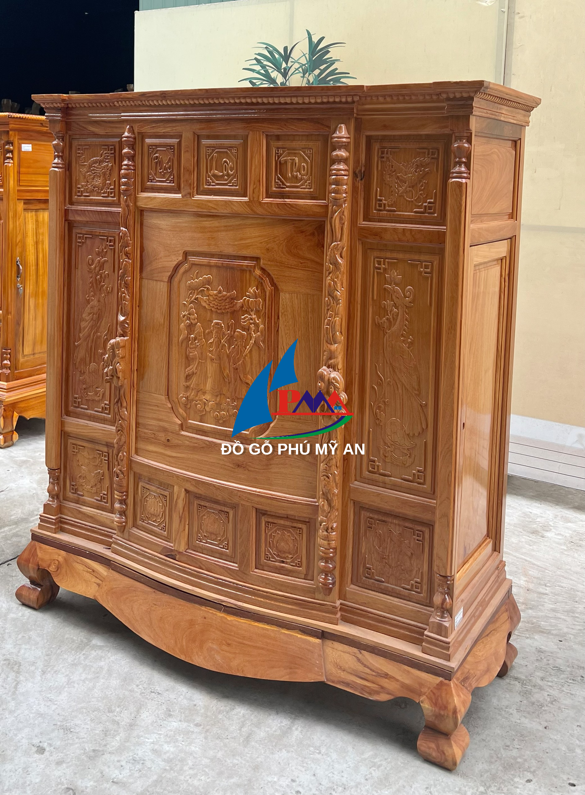 Alternative view of Tủ thờ gỗ gõ 4 chân chạm hậu gõ