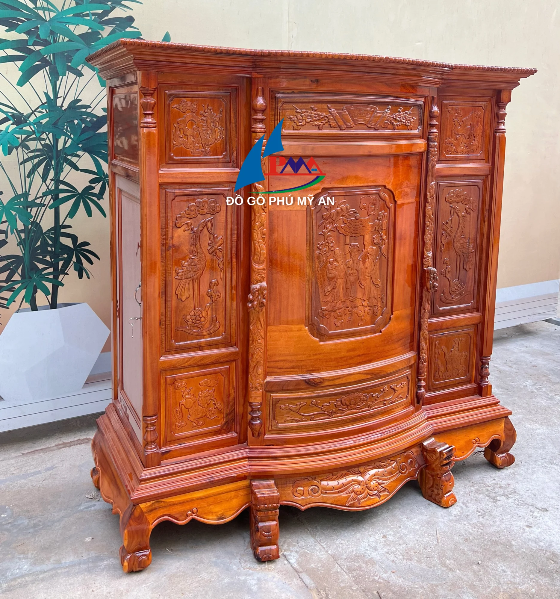 Alternative view of Tủ thờ tràm 6 chân chạm