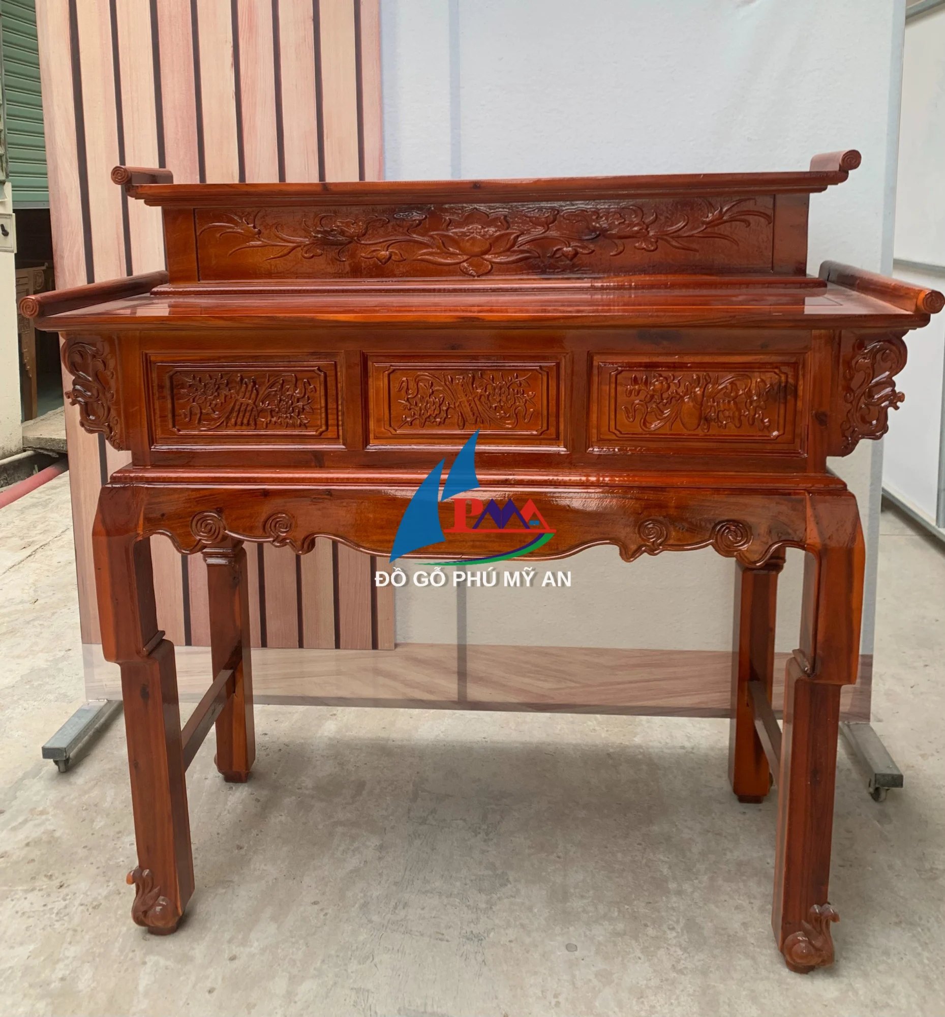 Bàn cúng gỗ tràm tầng chân cong 1m53