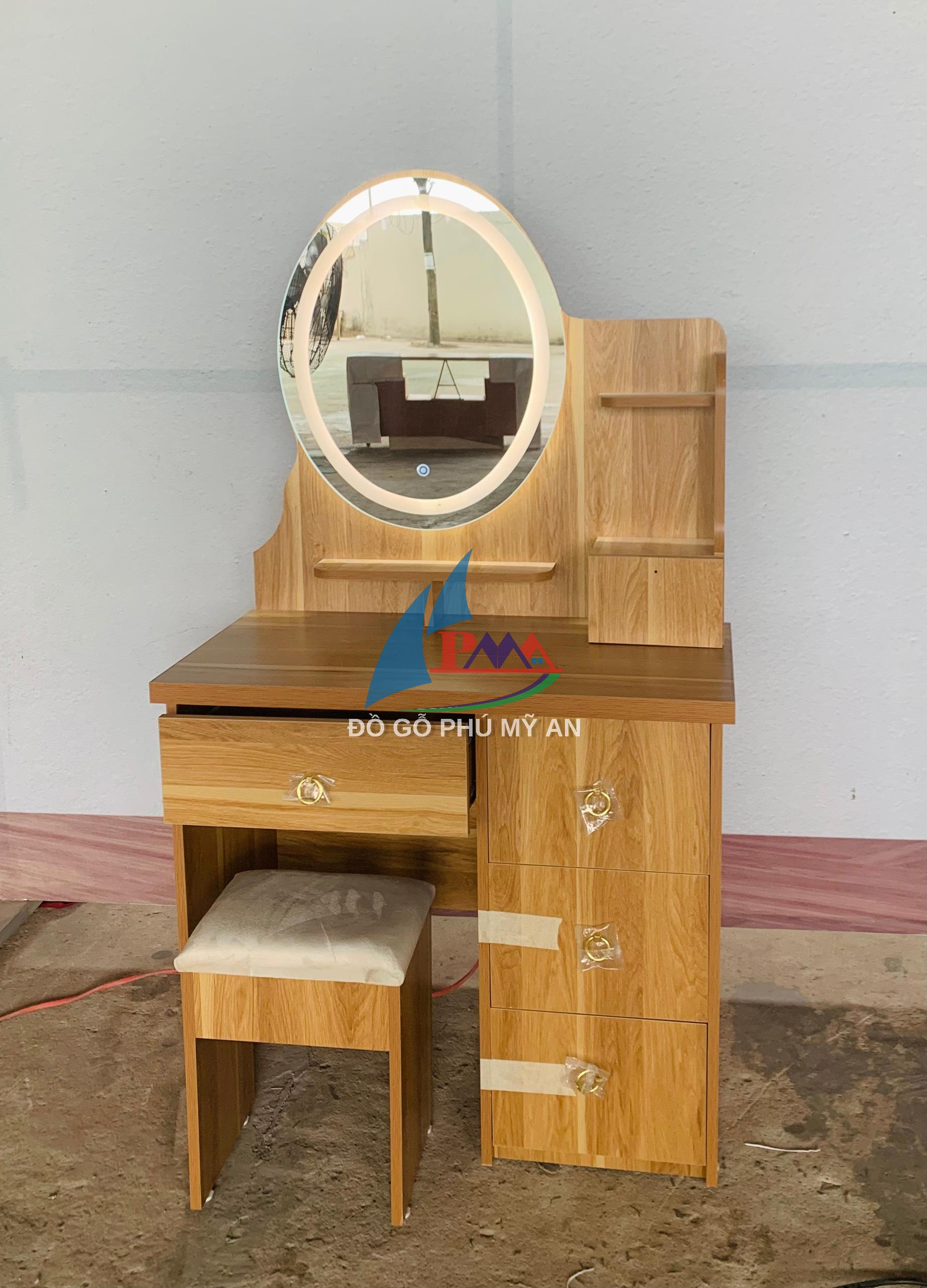 Bàn trang điểm gỗ MDF