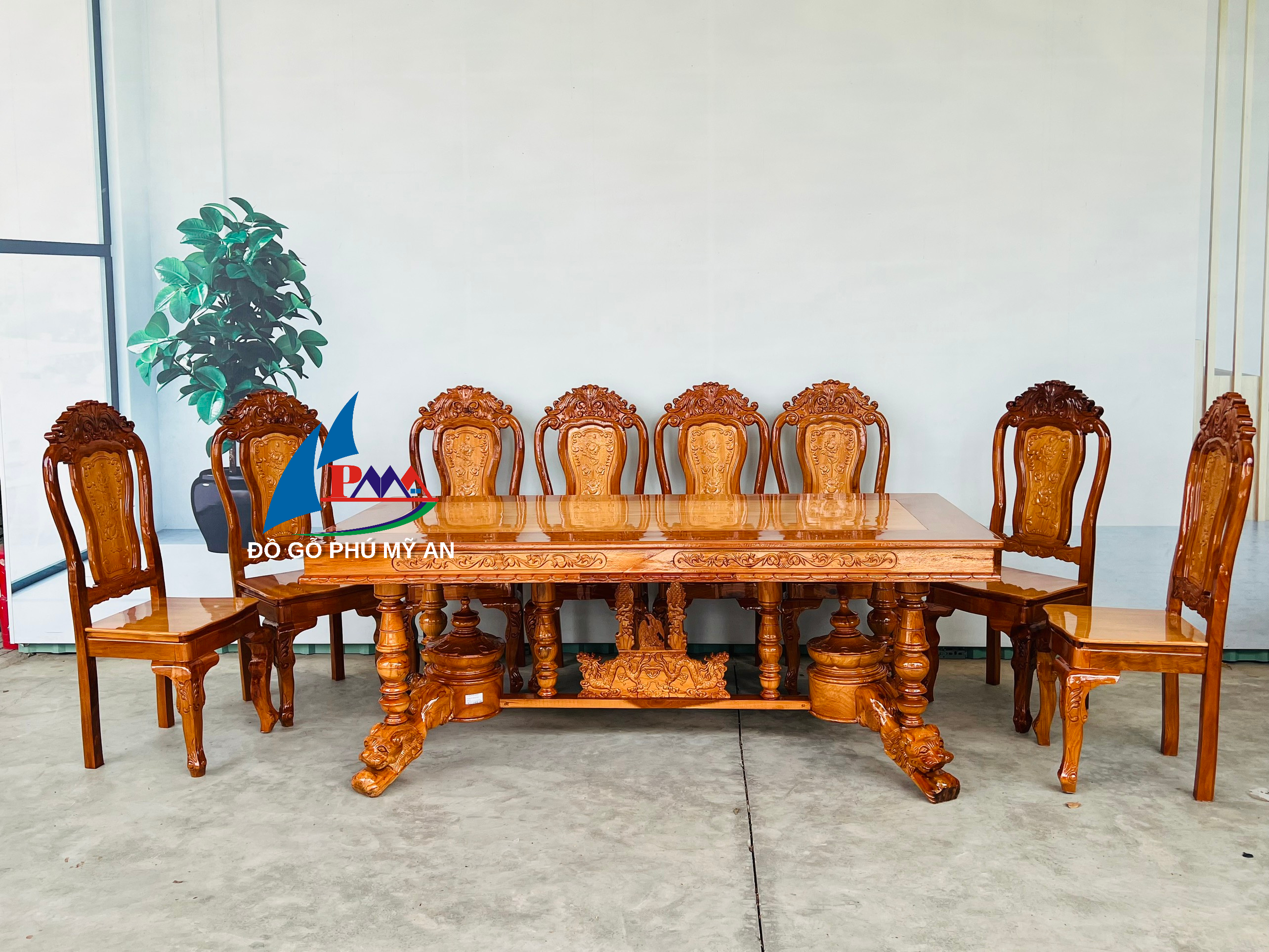 Bàn ăn căm xe vuông 8 ghế trụ sư tử