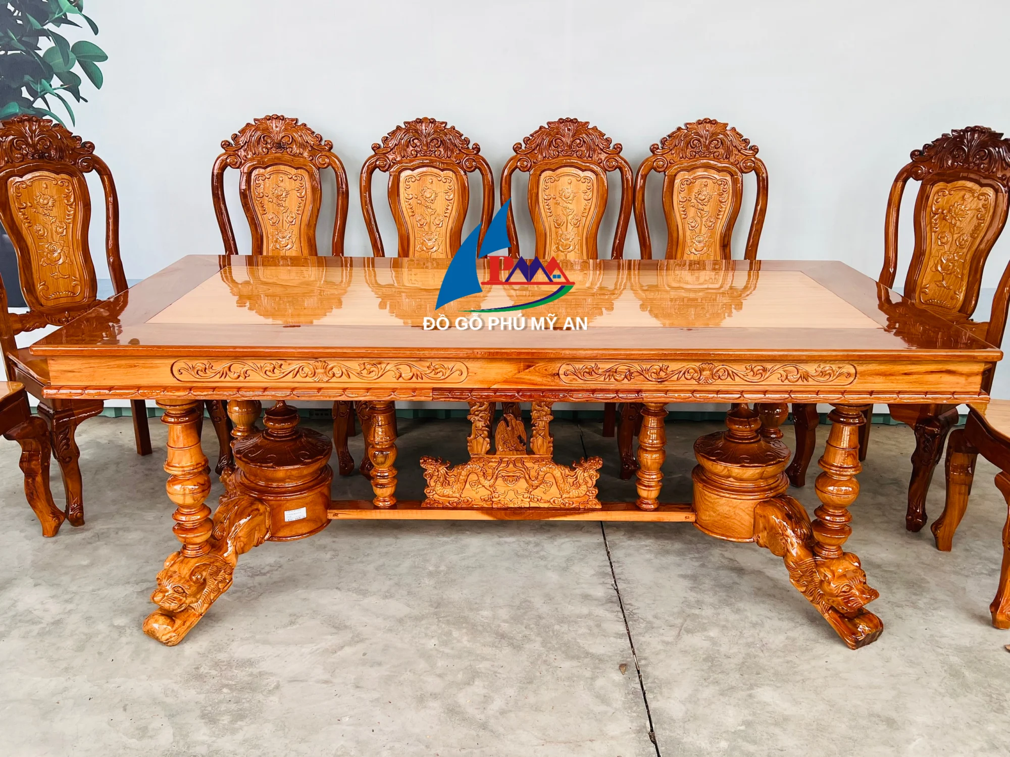 Alternative view of Bàn ăn căm xe vuông 8 ghế trụ sư tử
