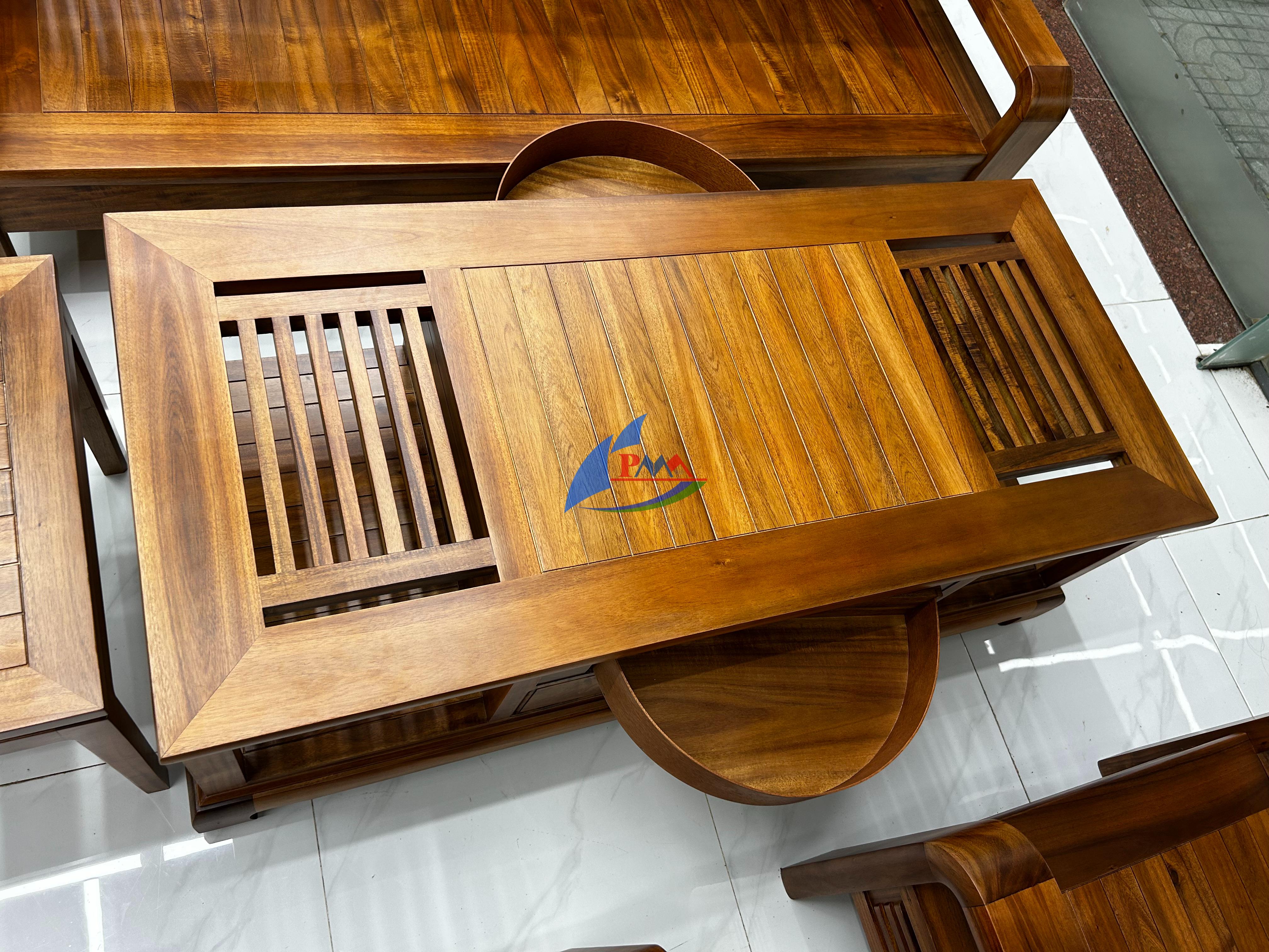 Giải Mã Sức Hút Bộ Bàn Gỗ Tràm Lõi Hiện Đại – Vì Sao Được Ưa Chuộng?