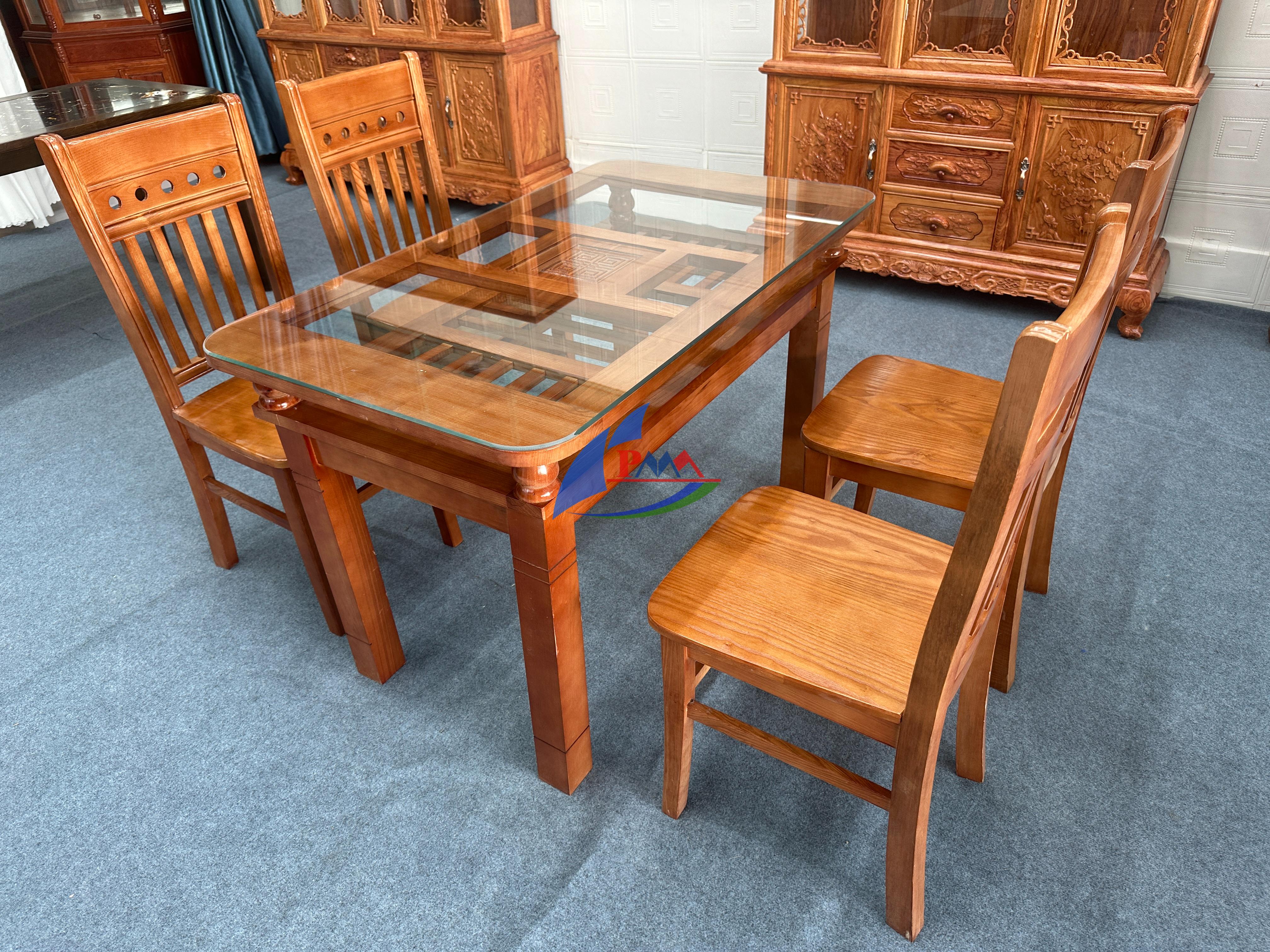 Những mẫu bàn ăn gỗ sồi hiện đại phù hợp nhà phố, chung cư