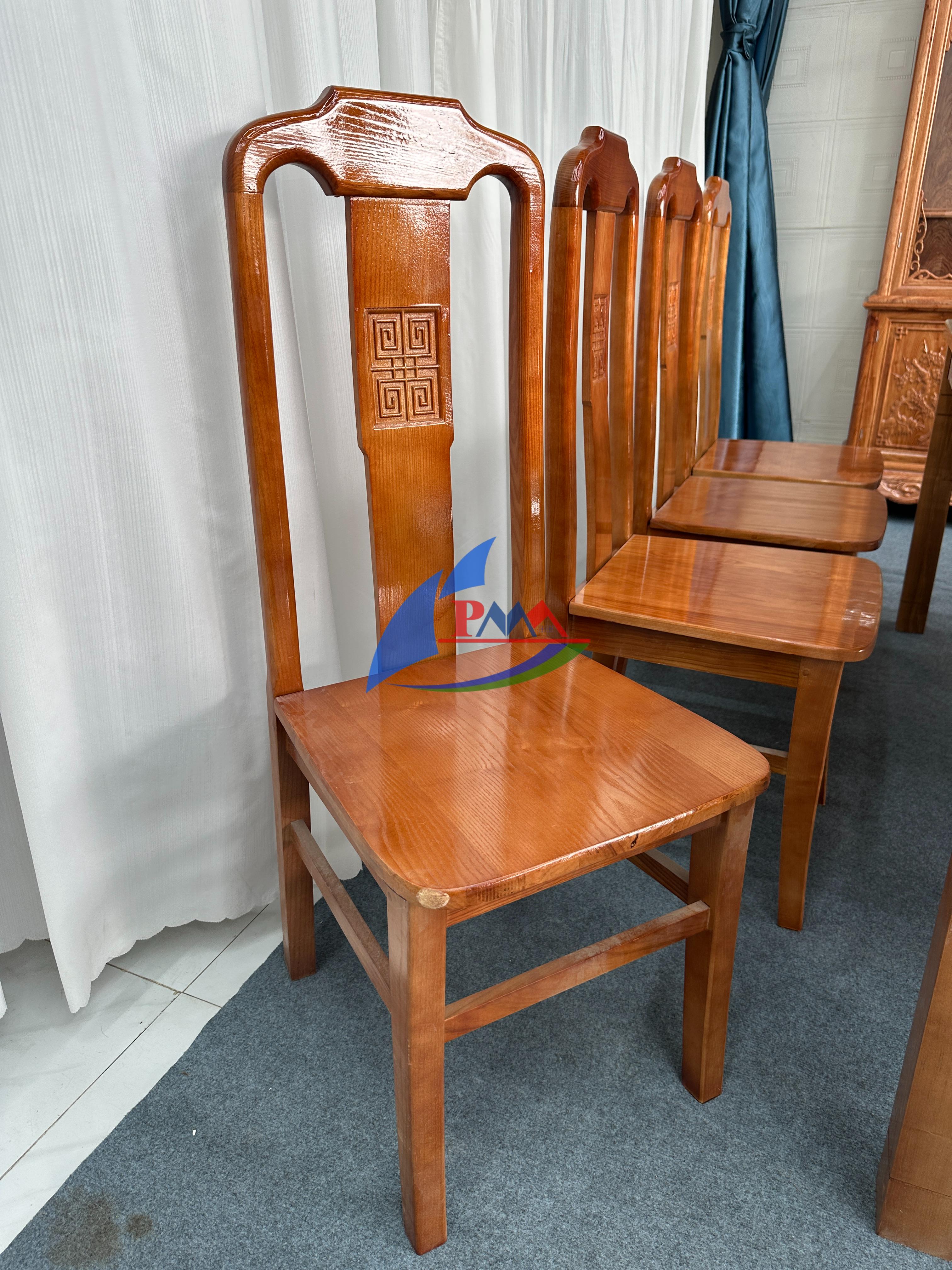 Những mẫu bàn ăn gỗ sồi hiện đại phù hợp nhà phố, chung cư