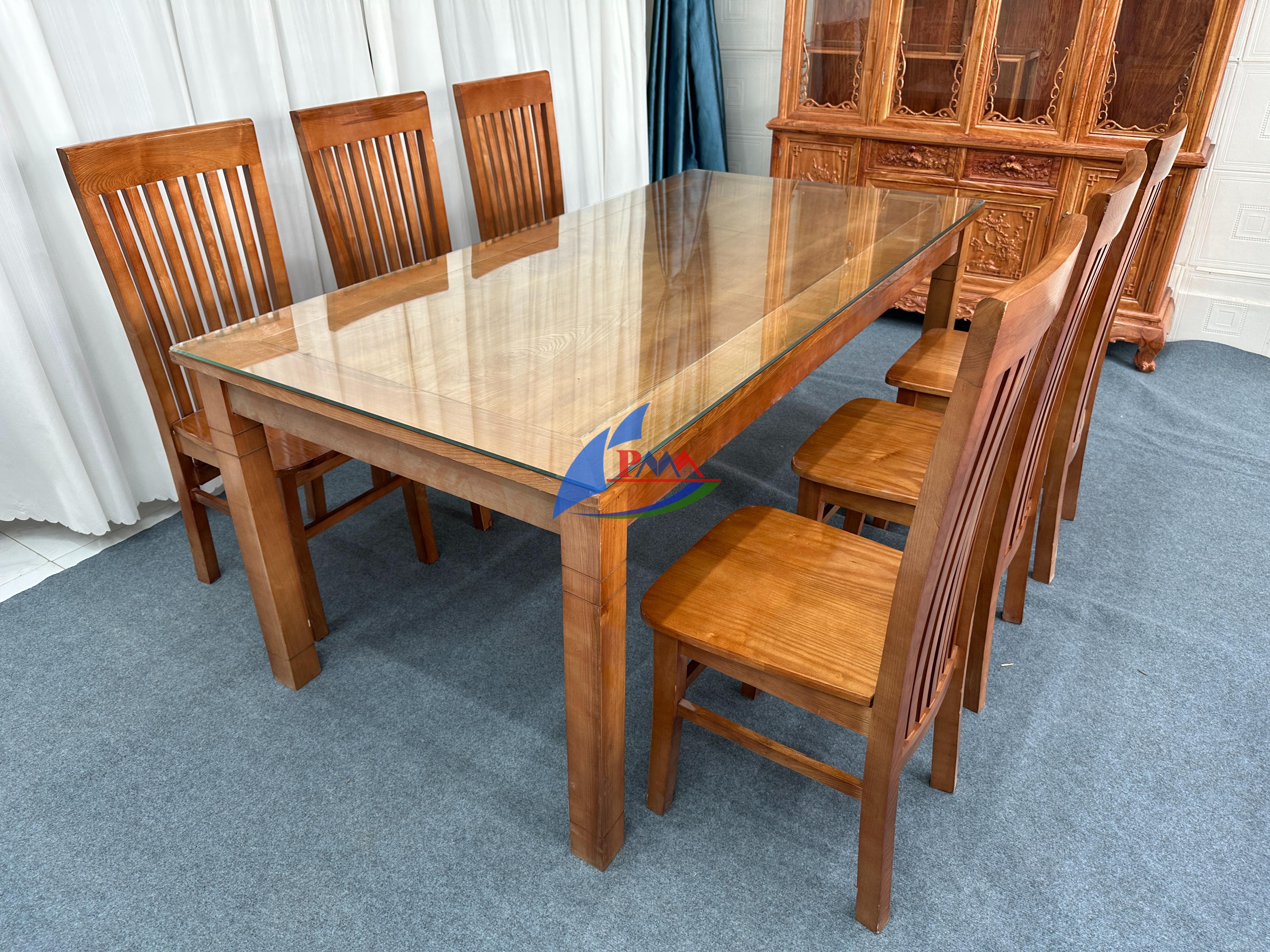 Những mẫu bàn ăn gỗ sồi hiện đại phù hợp nhà phố, chung cư