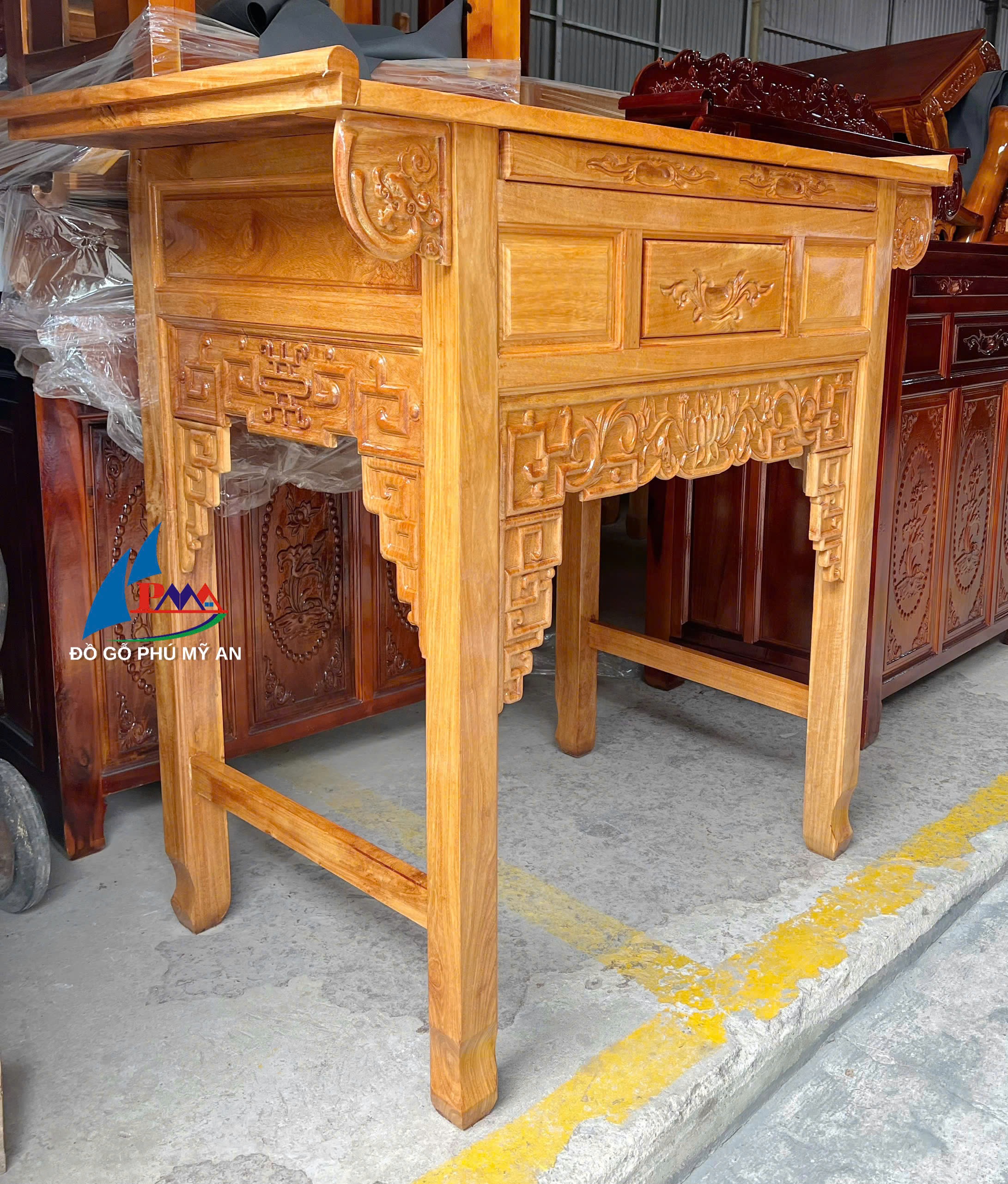 Bàn thờ gỗ đẹp: Những mẫu án gian, bàn cúng truyền thống và hiện đại tinh tế, chuẩn phong thủy gia đình Việt đang được ưa chuộng