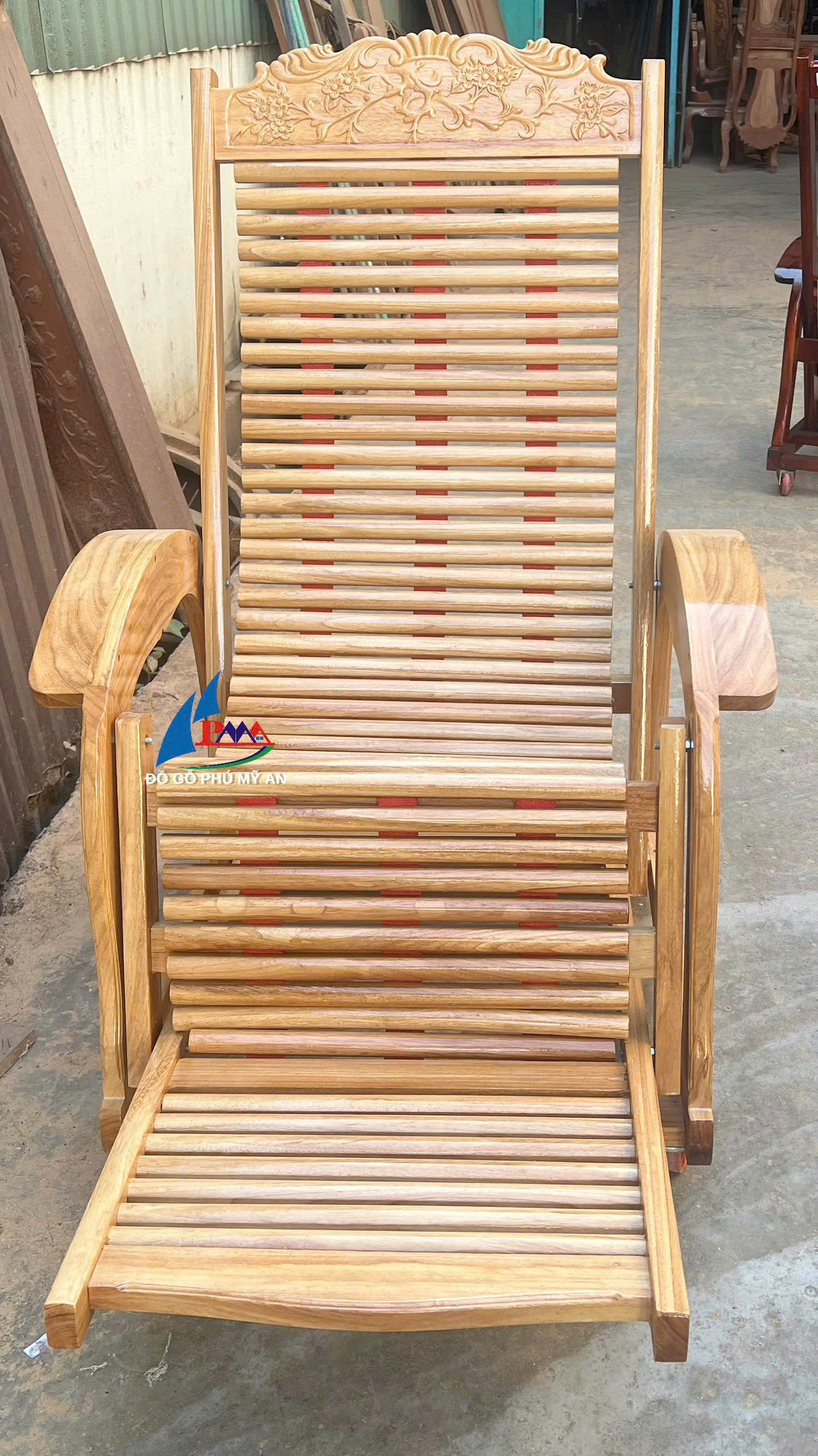 Gợi ý trang trí nội thất phòng khách đón Tết với các mẫu nội thất gỗ đẹp, tiện nghi