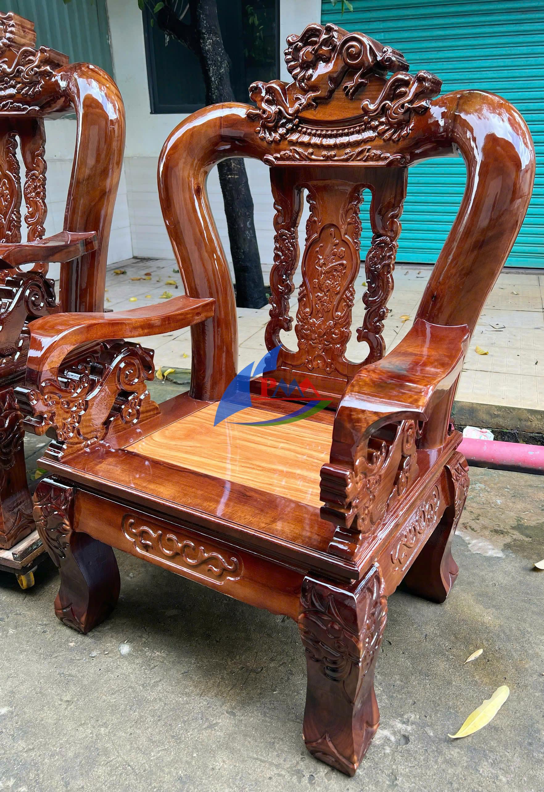 Mẫu salon gỗ Tràm – Xu hướng được nhiều gia đình lựa chọn đón Tết