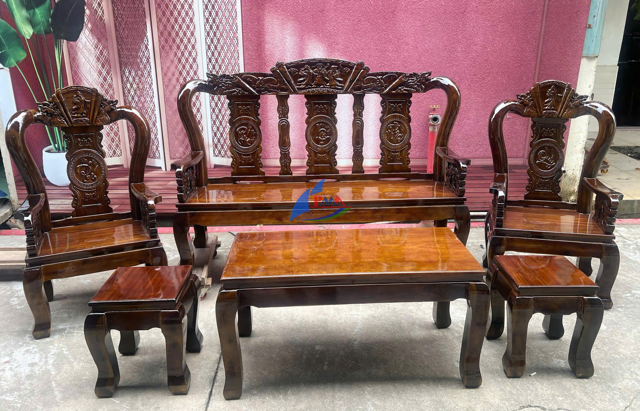 Mẫu salon gỗ Tràm – Xu hướng được nhiều gia đình lựa chọn đón Tết