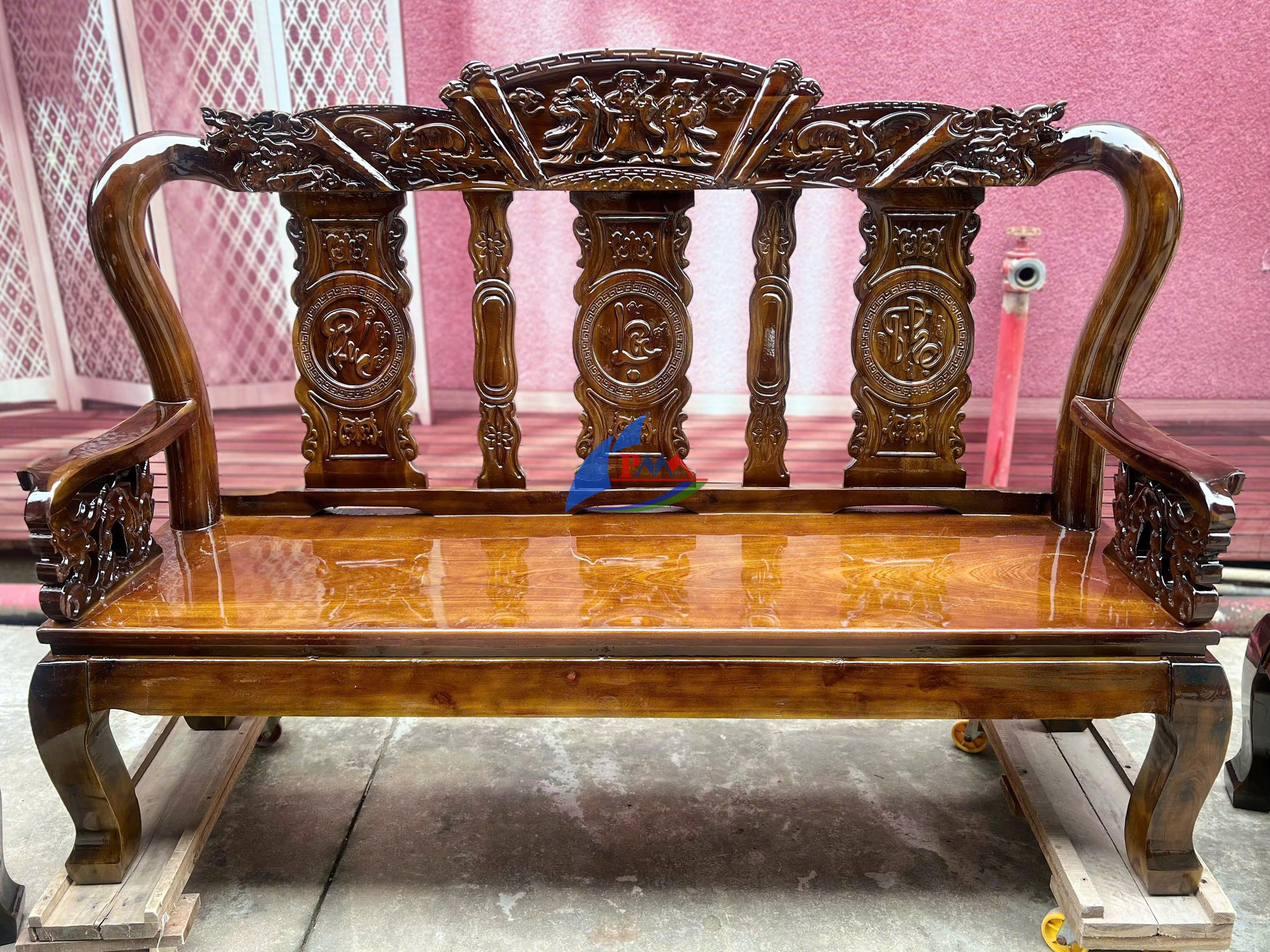 Mẫu salon gỗ Tràm – Xu hướng được nhiều gia đình lựa chọn đón Tết