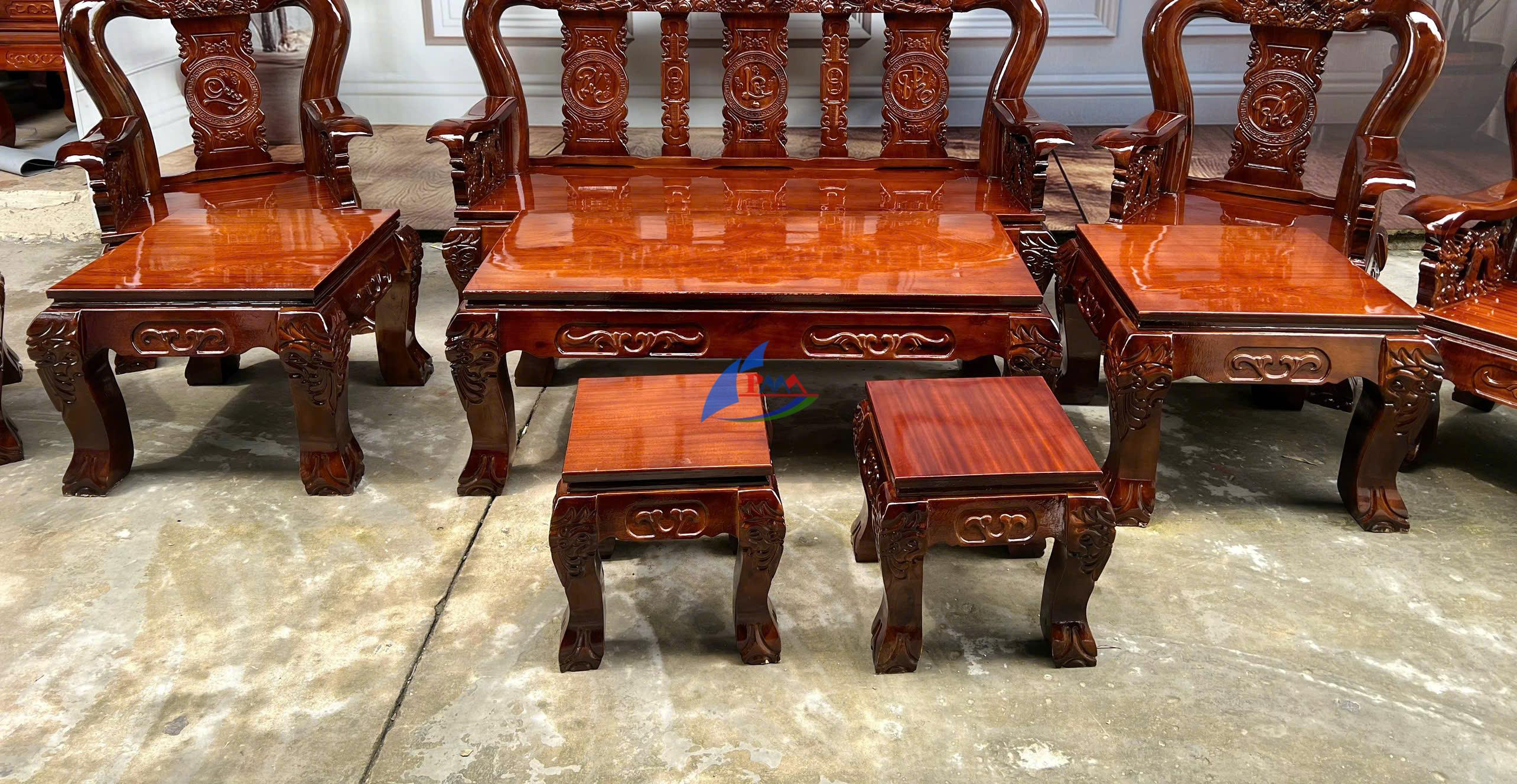 Mẫu salon gỗ Tràm – Xu hướng được nhiều gia đình lựa chọn đón Tết