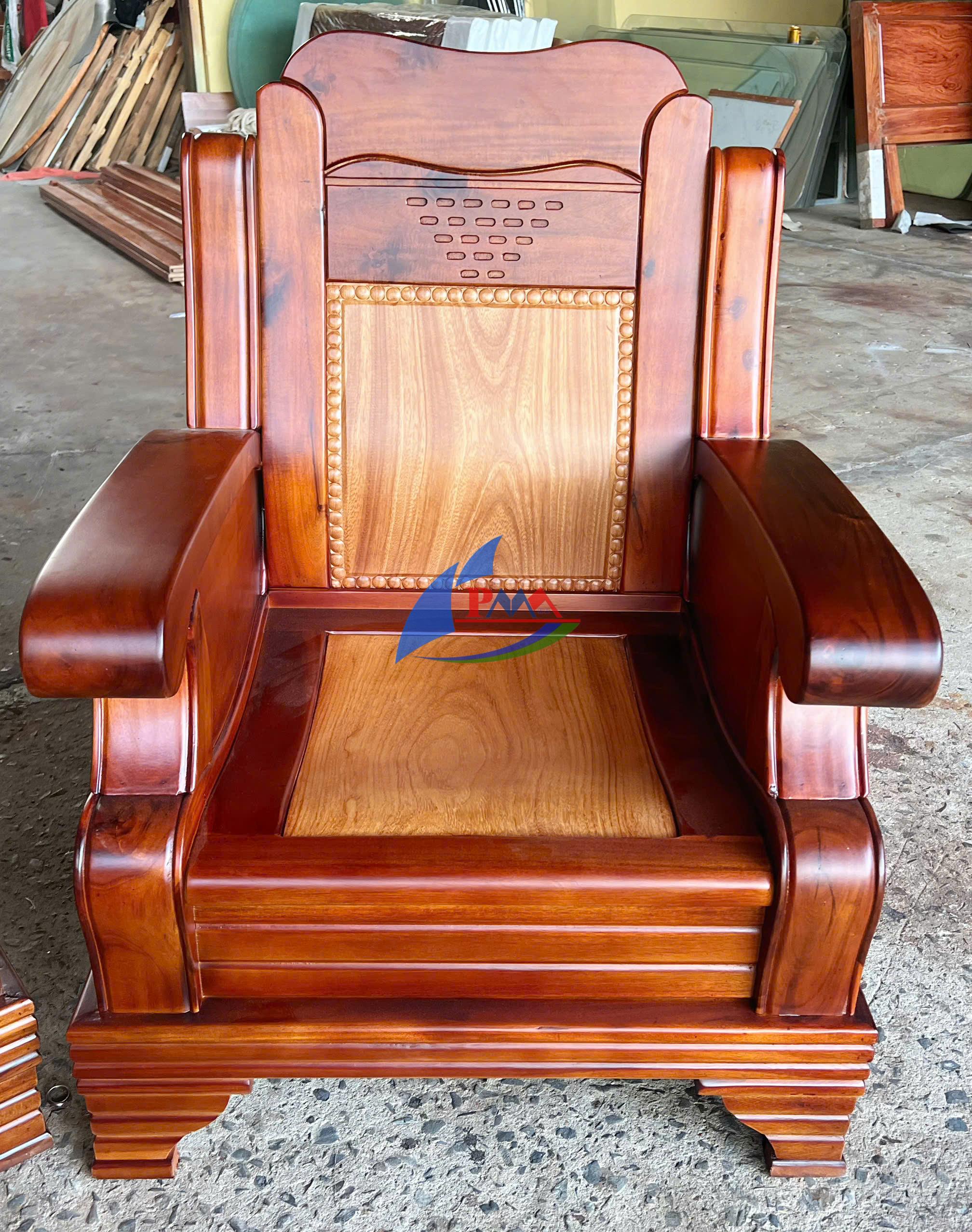 Mẫu salon gỗ Tràm – Xu hướng được nhiều gia đình lựa chọn đón Tết