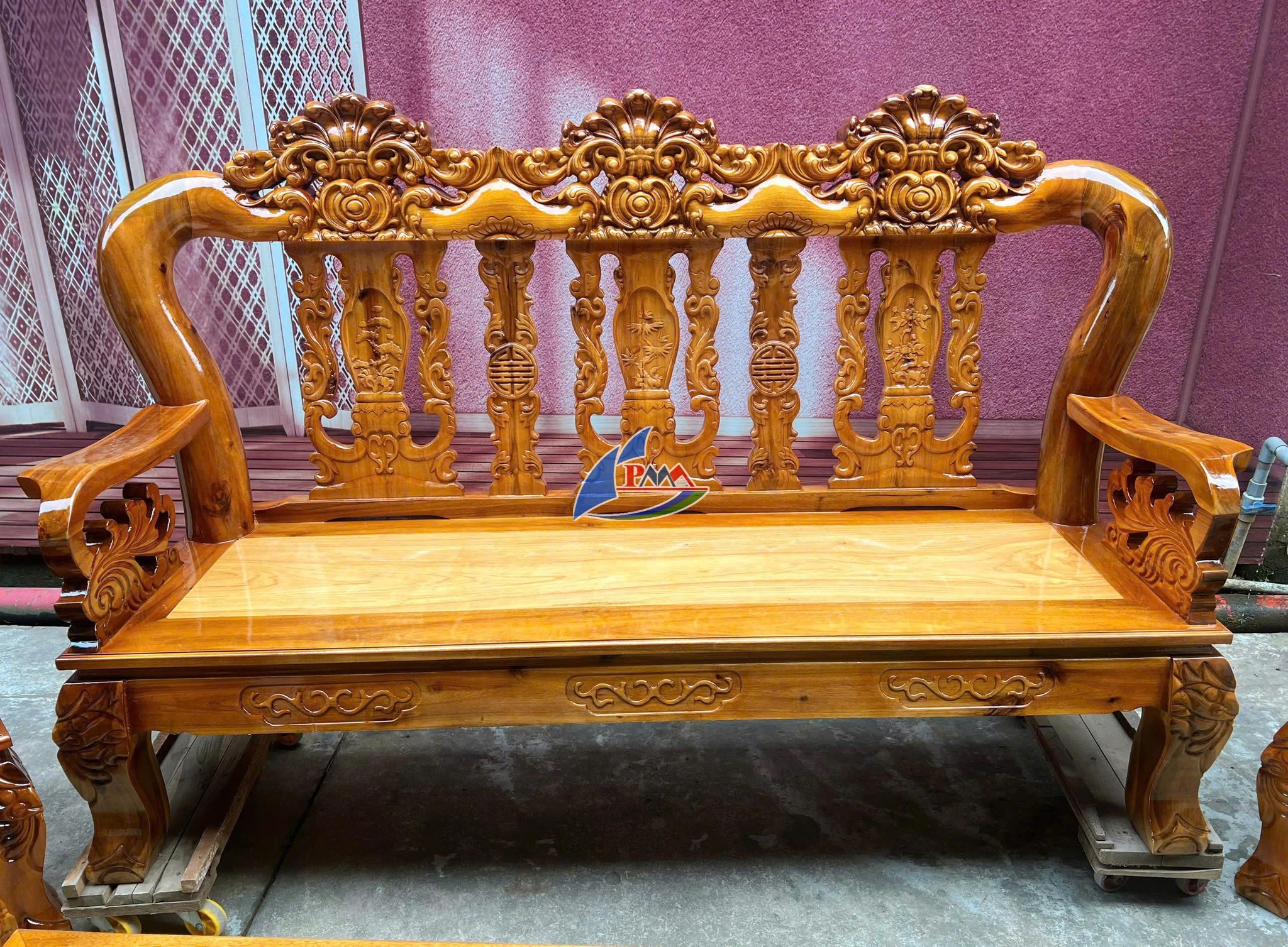 Mẫu salon gỗ Tràm – Xu hướng được nhiều gia đình lựa chọn đón Tết