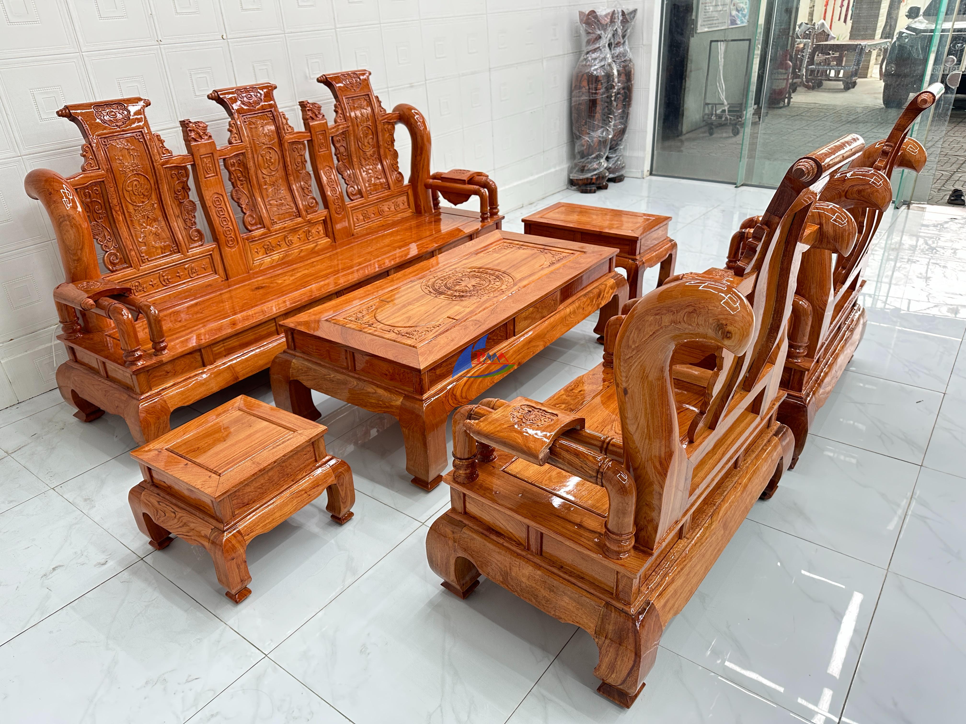 Sofa tân cổ điển – sofa gỗ hiện đại: Đâu là lựa chọn phù hợp không gian sống?