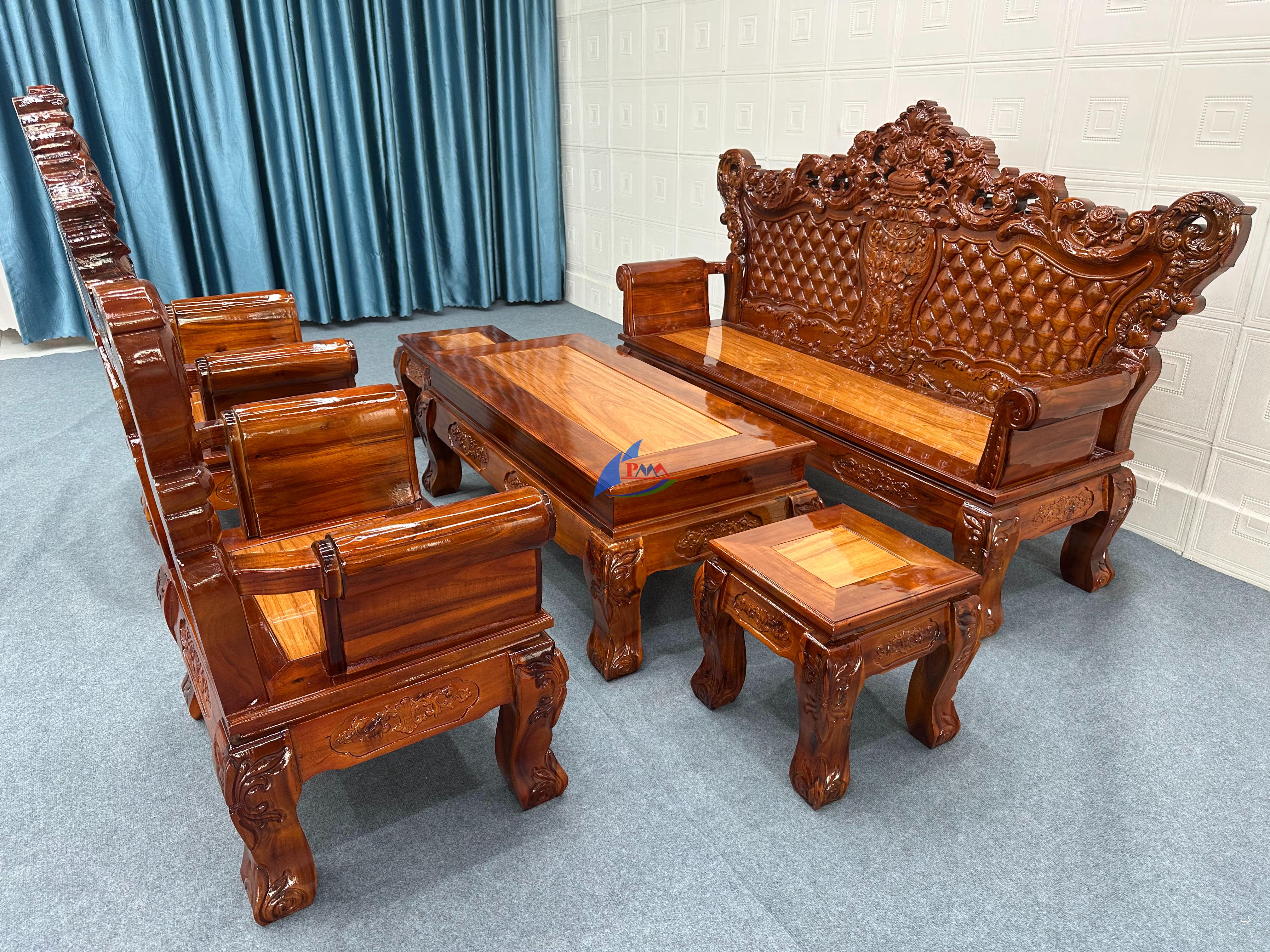 Sofa tân cổ điển – sofa gỗ hiện đại: Đâu là lựa chọn phù hợp không gian sống?