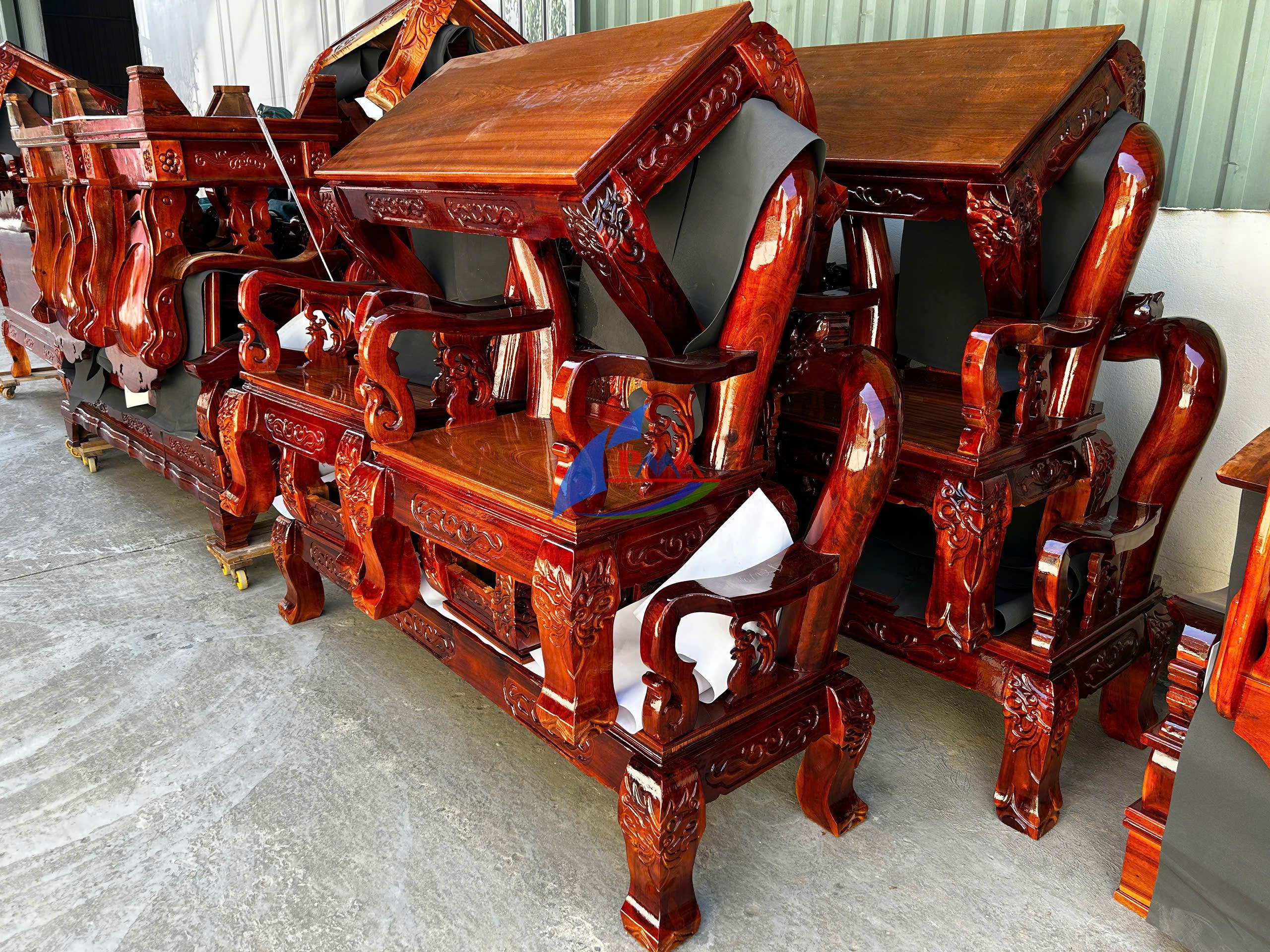 Thị trường Tết sôi động: Nội thất đồ gỗ tự nhiên tiếp tục “lên ngôi”