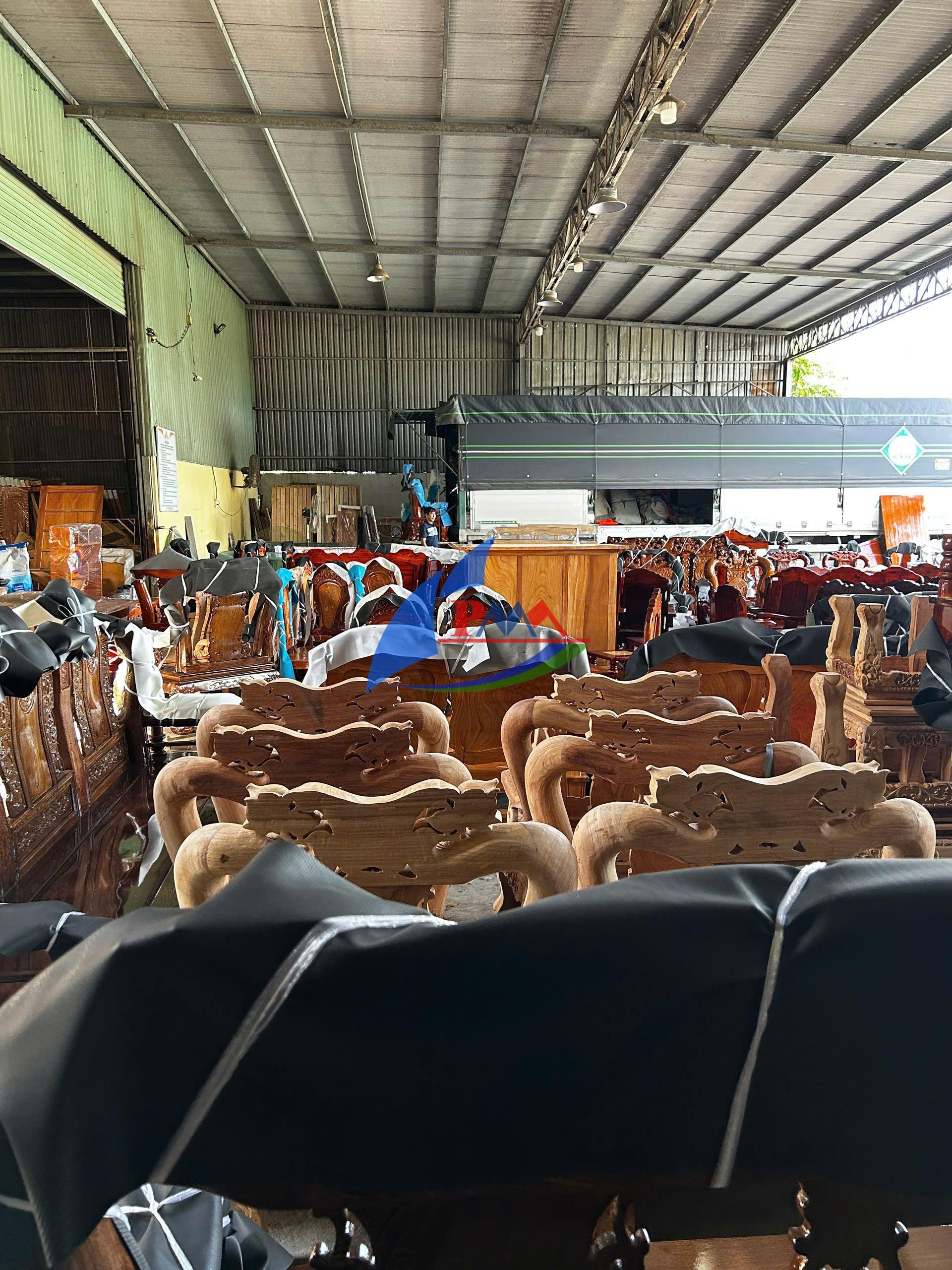 Thị trường Tết sôi động: Nội thất đồ gỗ tự nhiên tiếp tục “lên ngôi”