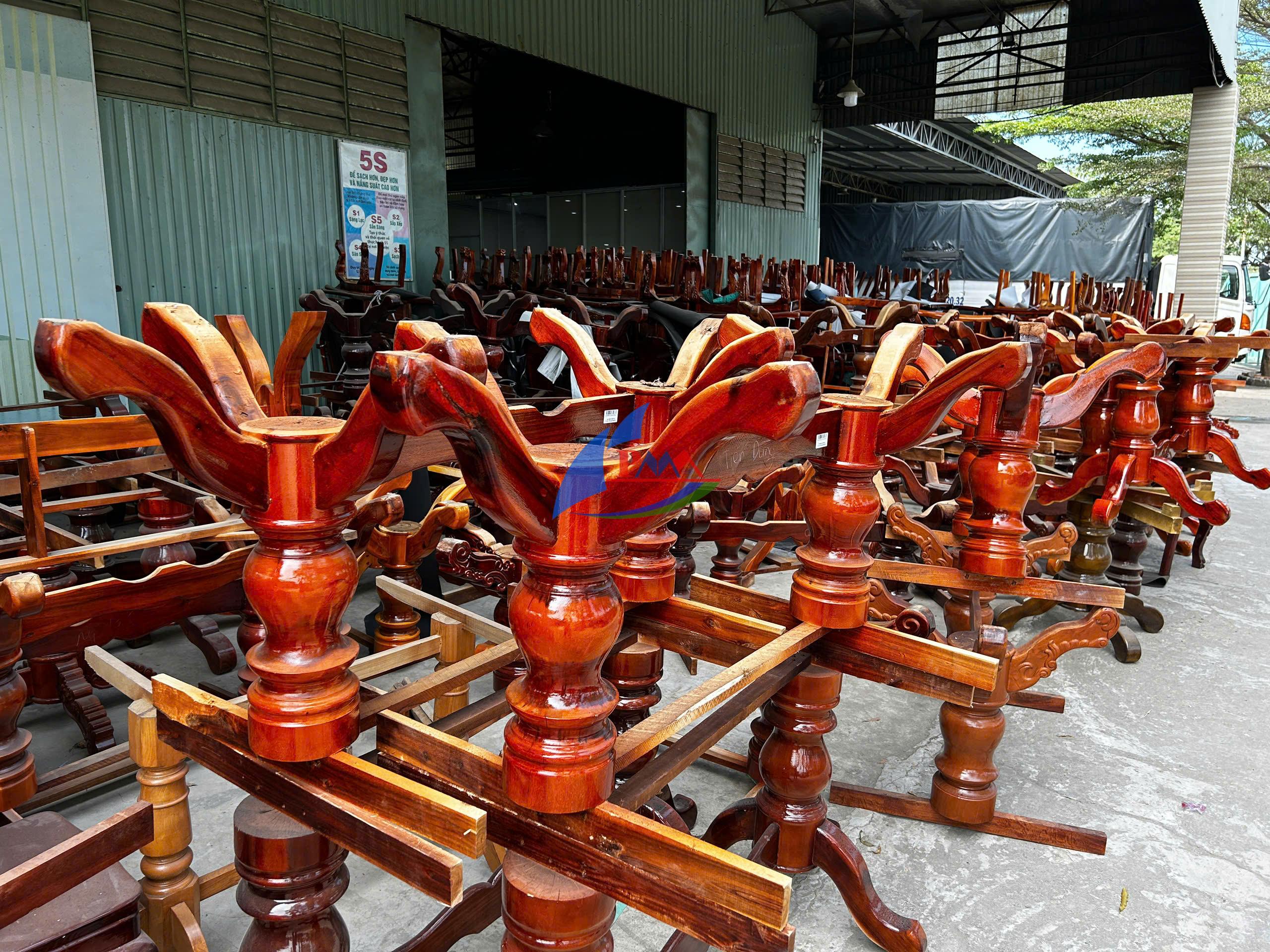 Thị trường Tết sôi động: Nội thất đồ gỗ tự nhiên tiếp tục “lên ngôi”