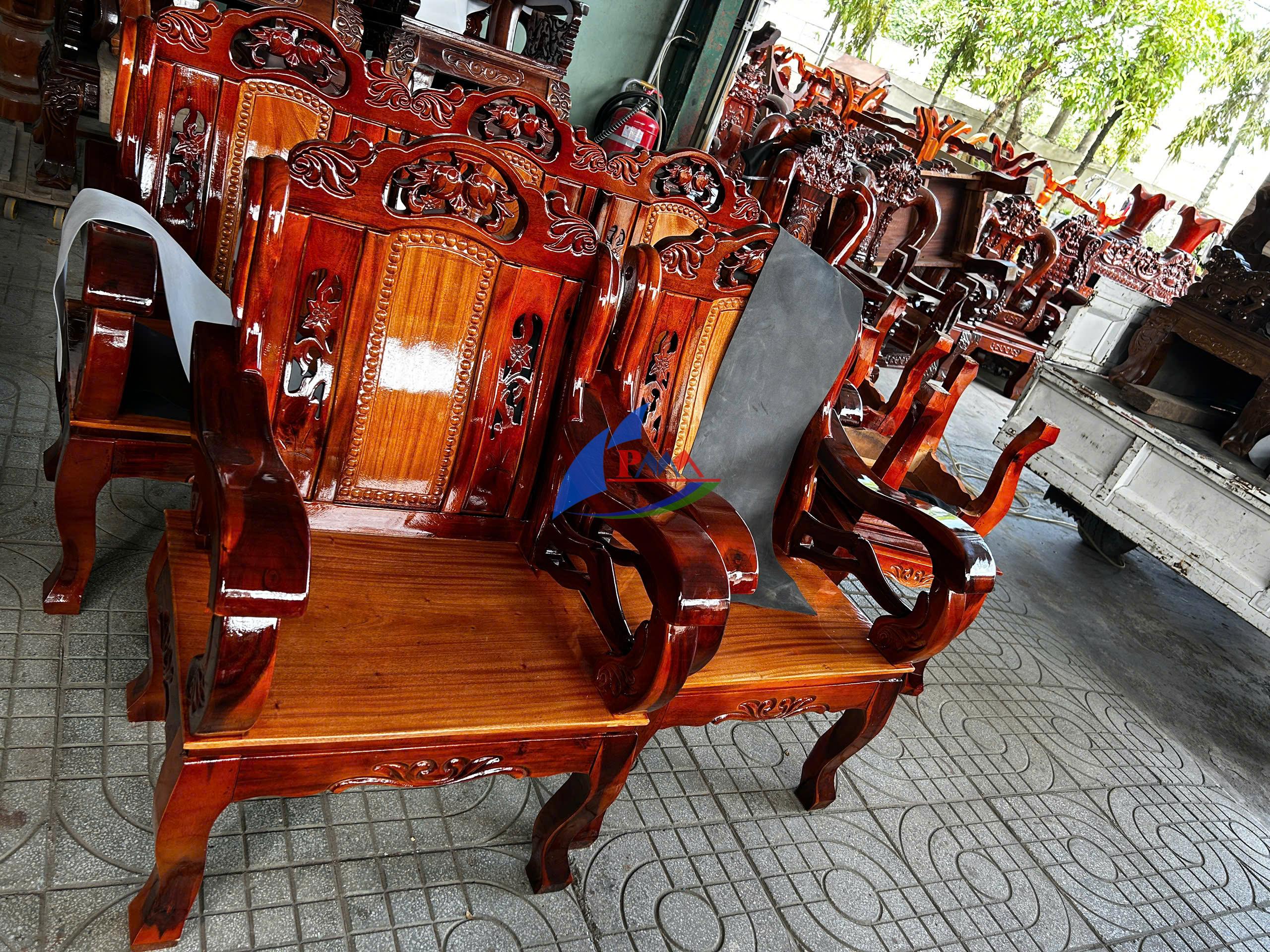 Thị trường Tết sôi động: Nội thất đồ gỗ tự nhiên tiếp tục “lên ngôi”