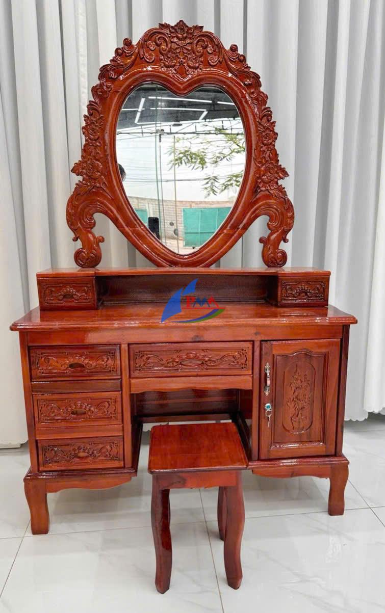 Bàn trang điểm gỗ – Món quà tinh tế hữu ích được yêu thích