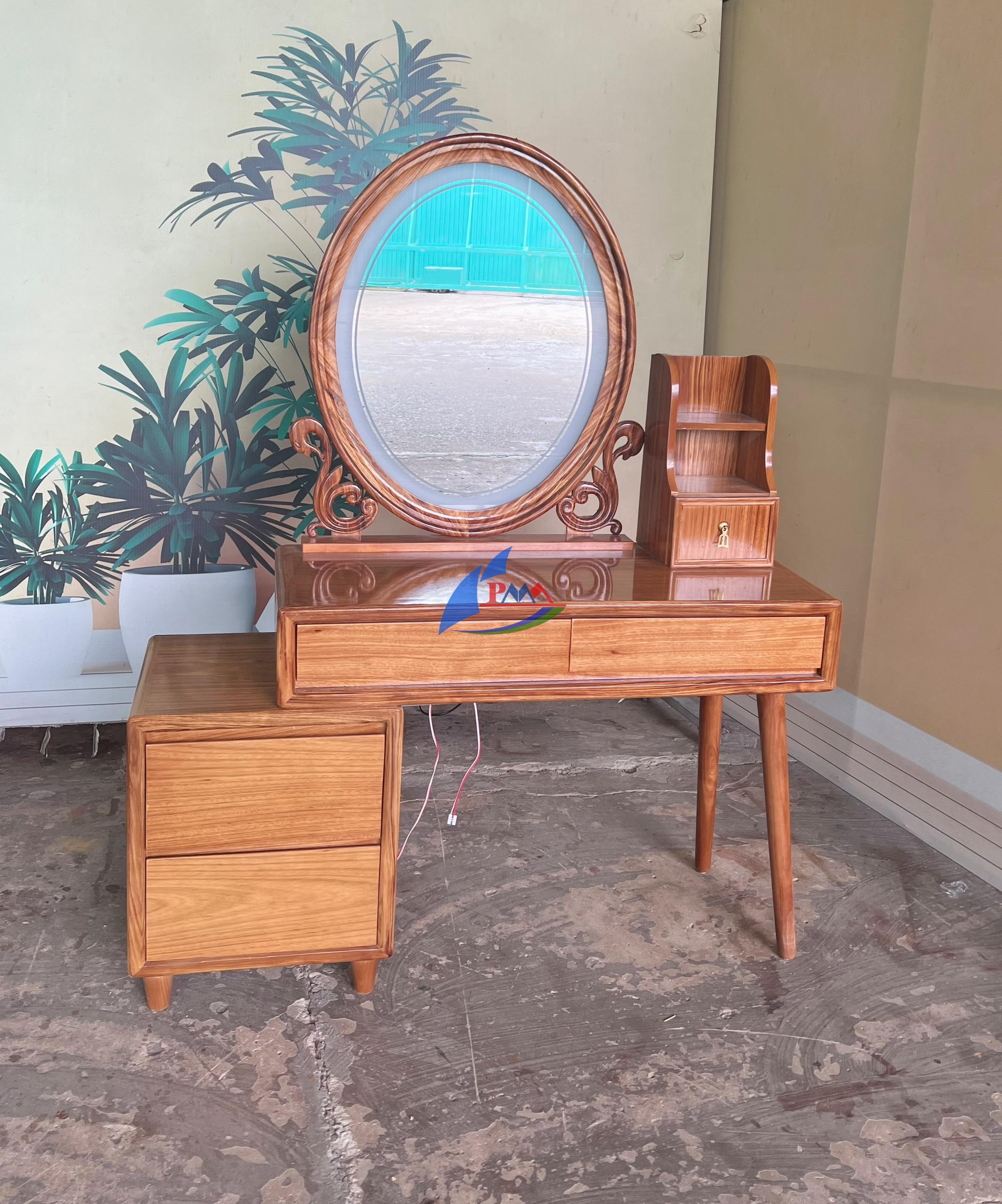 Bàn trang điểm gỗ – Món quà tinh tế hữu ích được yêu thích