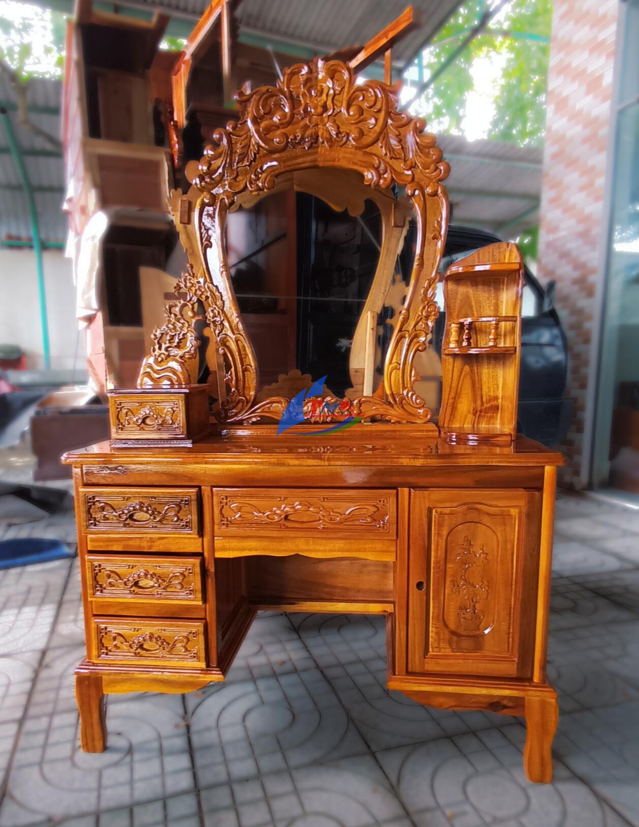 Bàn trang điểm gỗ – Món quà tinh tế hữu ích được yêu thích