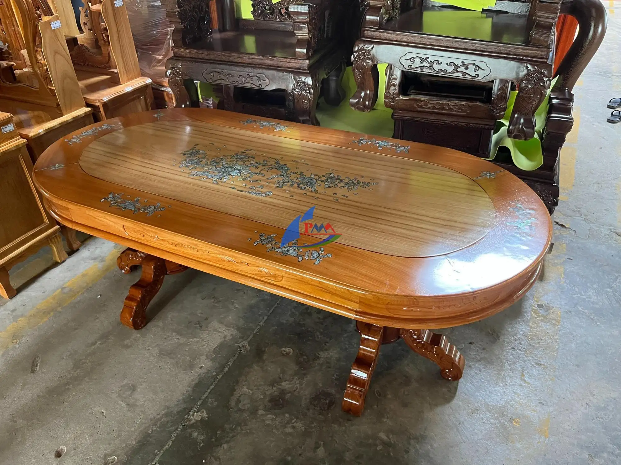 Bàn Hột Xoài 8 Ghế – Sản Phẩm Được Ưa Chuộng Trong Phân Khúc Nội Thất Gỗ