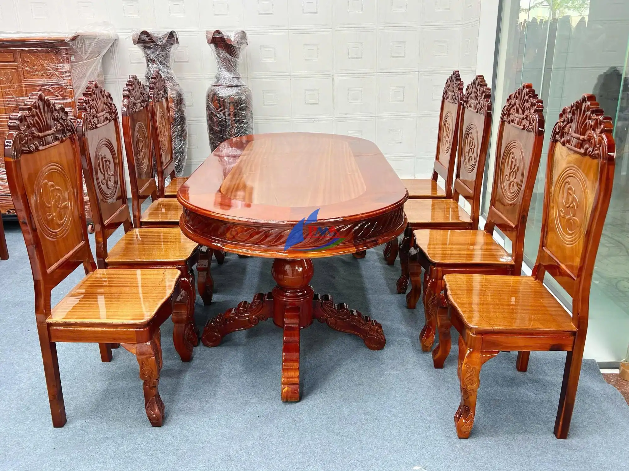 Bàn Hột Xoài 8 Ghế – Sản Phẩm Được Ưa Chuộng Trong Phân Khúc Nội Thất Gỗ