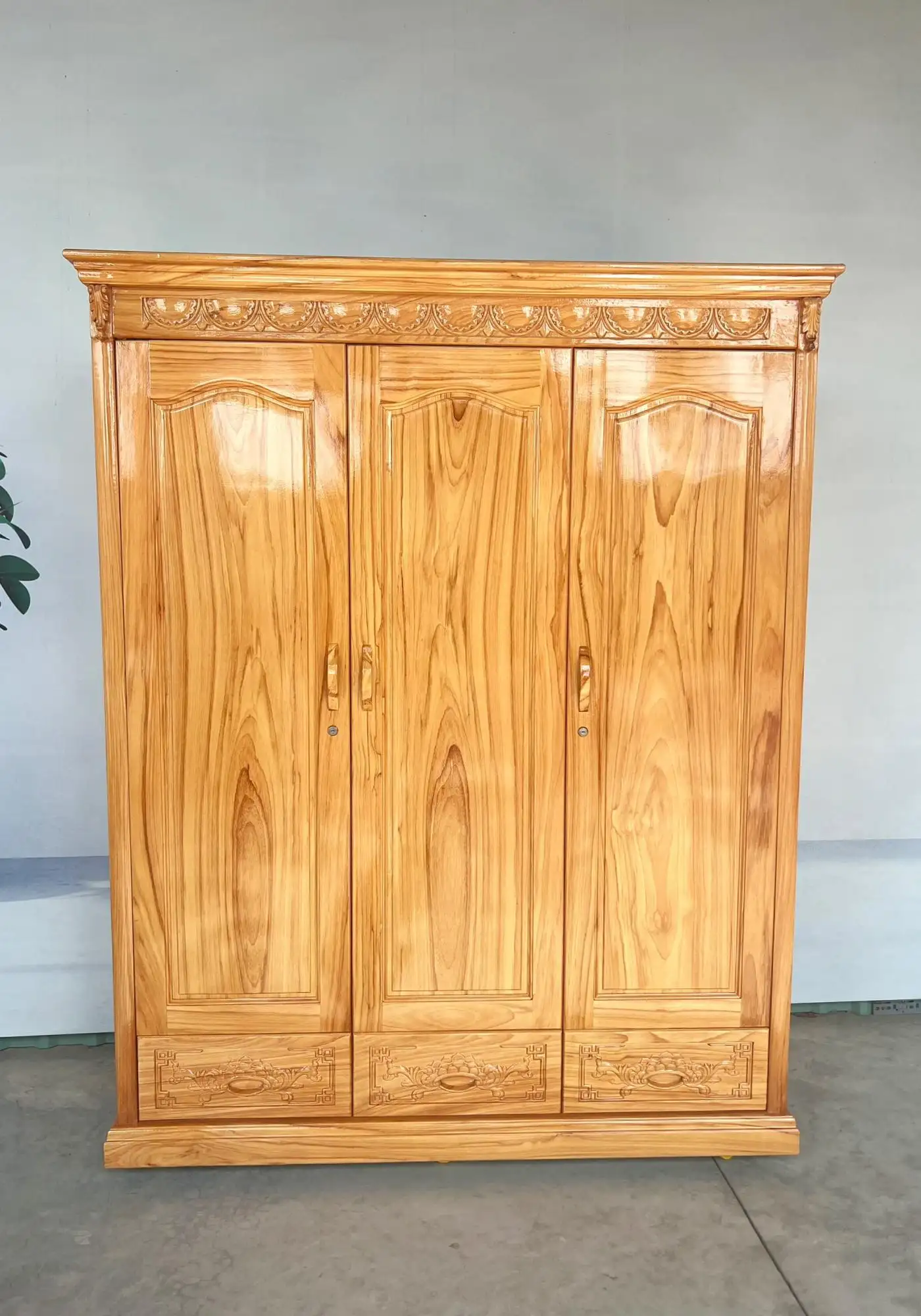 Tủ Gỗ Treo Quần Áo – Thiết Kế Tiện Nghi, Tăng Tính Thẩm Mỹ Không Gian