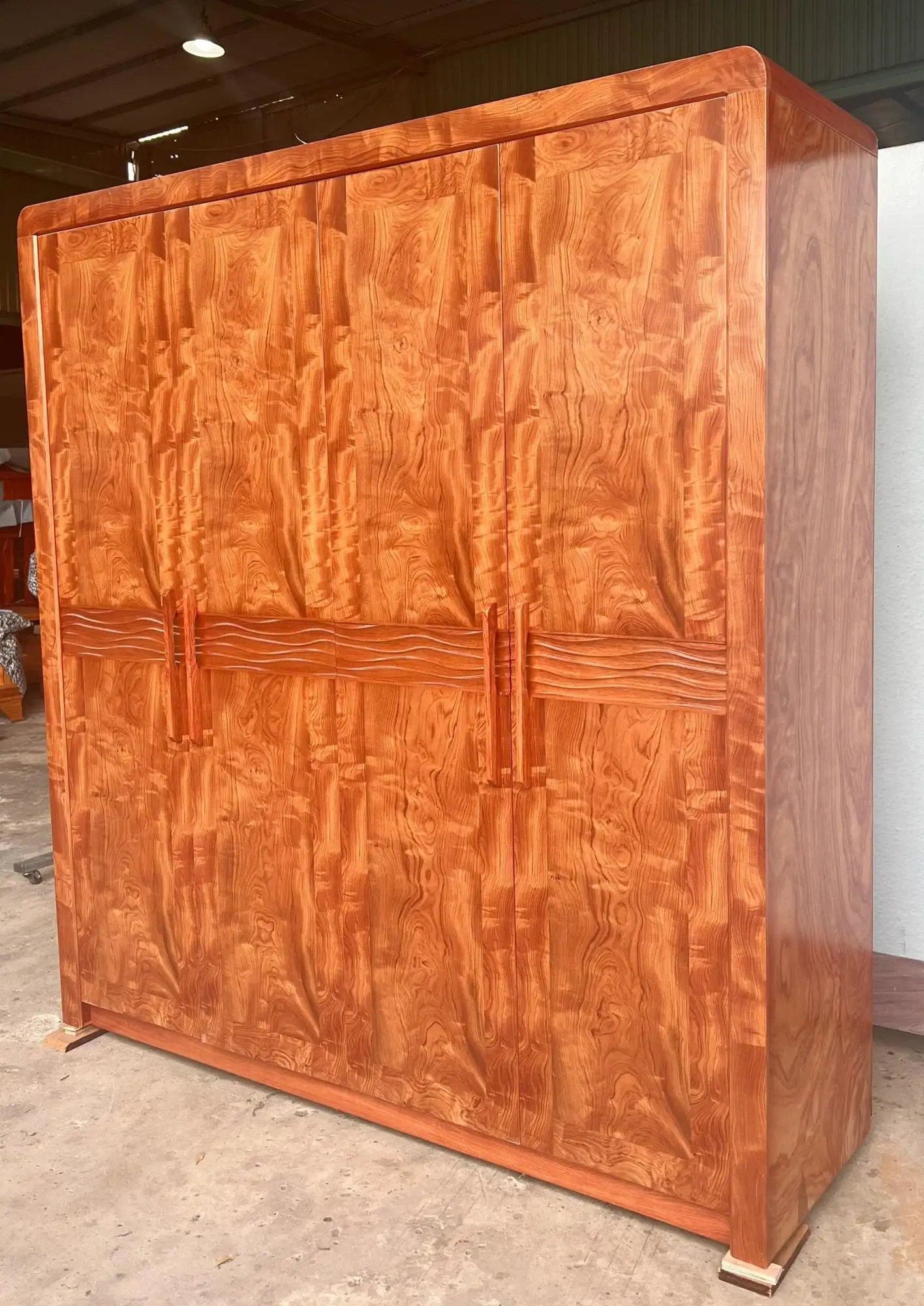 Tủ Gỗ Treo Quần Áo – Thiết Kế Tiện Nghi, Tăng Tính Thẩm Mỹ Không Gian