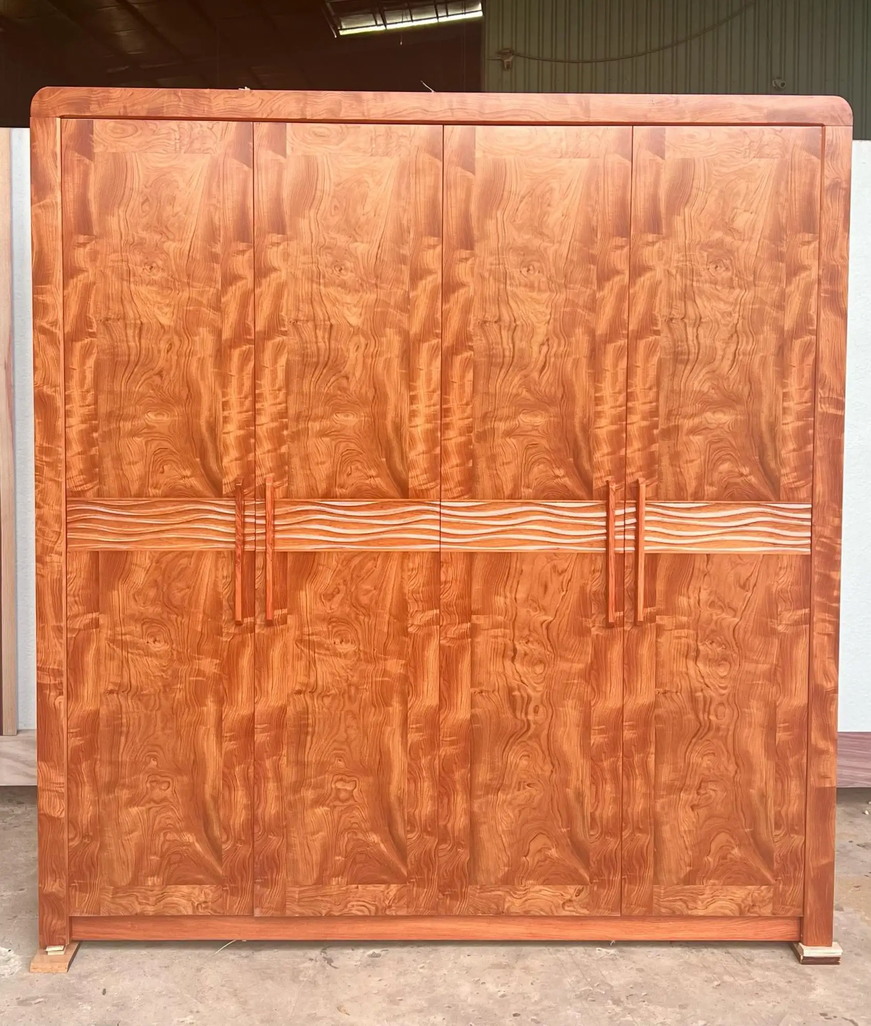 Tủ Gỗ Treo Quần Áo – Thiết Kế Tiện Nghi, Tăng Tính Thẩm Mỹ Không Gian