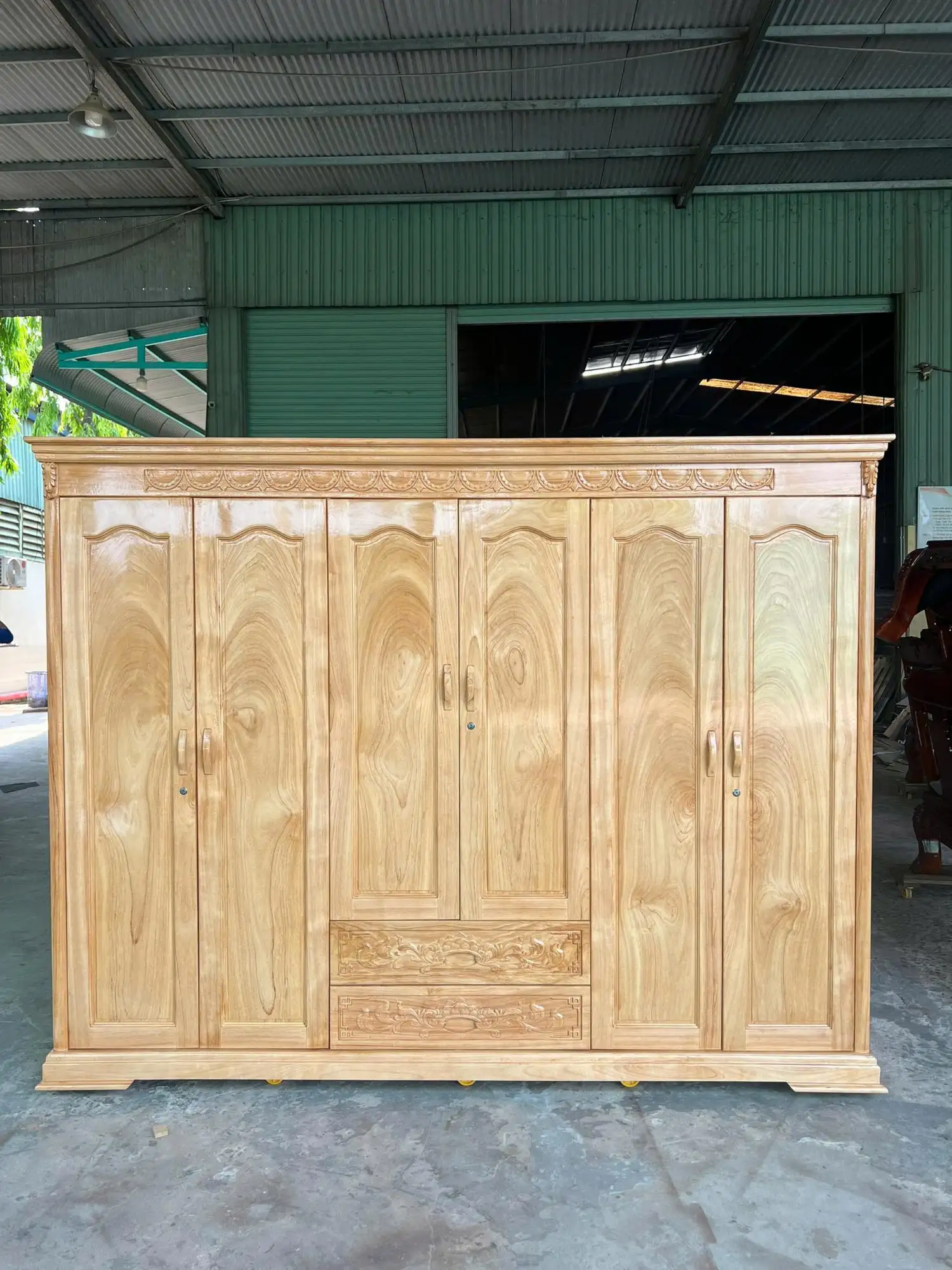 Tủ Gỗ Treo Quần Áo – Thiết Kế Tiện Nghi, Tăng Tính Thẩm Mỹ Không Gian