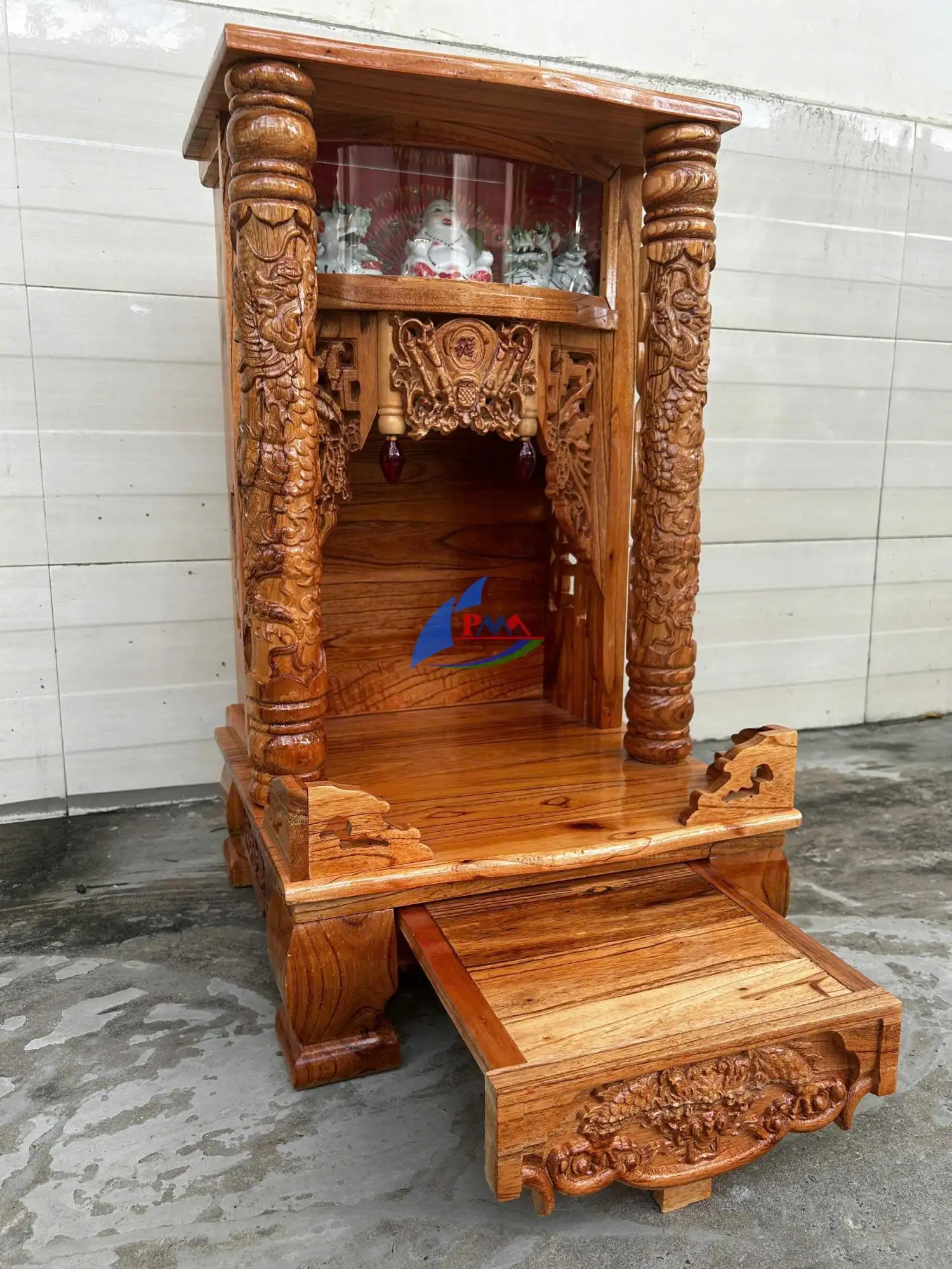 Bàn Thờ Gỗ Nhỏ – Sự Kết Hợp Giữa Tâm Linh Và Thẩm Mỹ