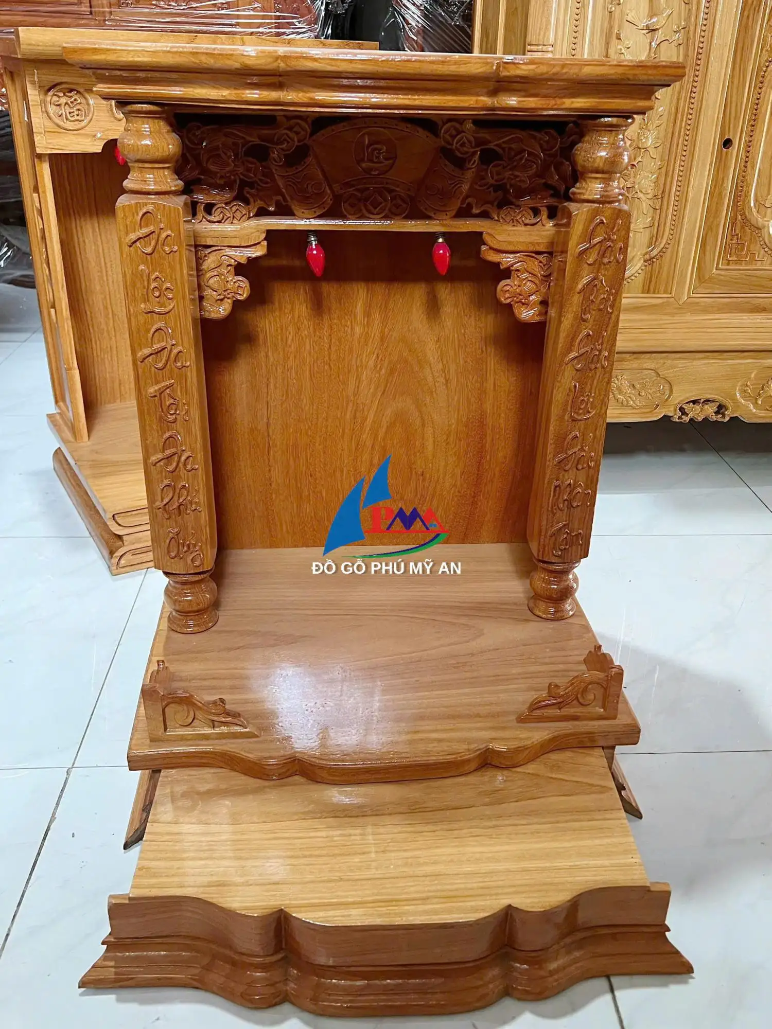 Bàn Thờ Gỗ Nhỏ – Sự Kết Hợp Giữa Tâm Linh Và Thẩm Mỹ