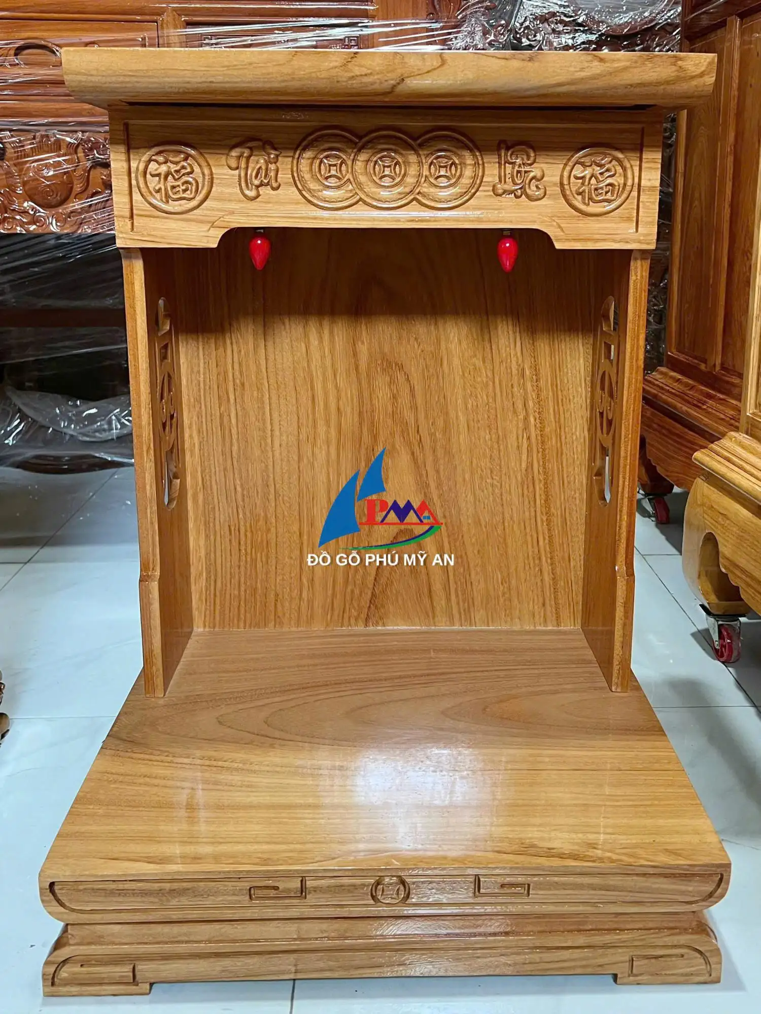 Bàn Thờ Gỗ Nhỏ – Sự Kết Hợp Giữa Tâm Linh Và Thẩm Mỹ