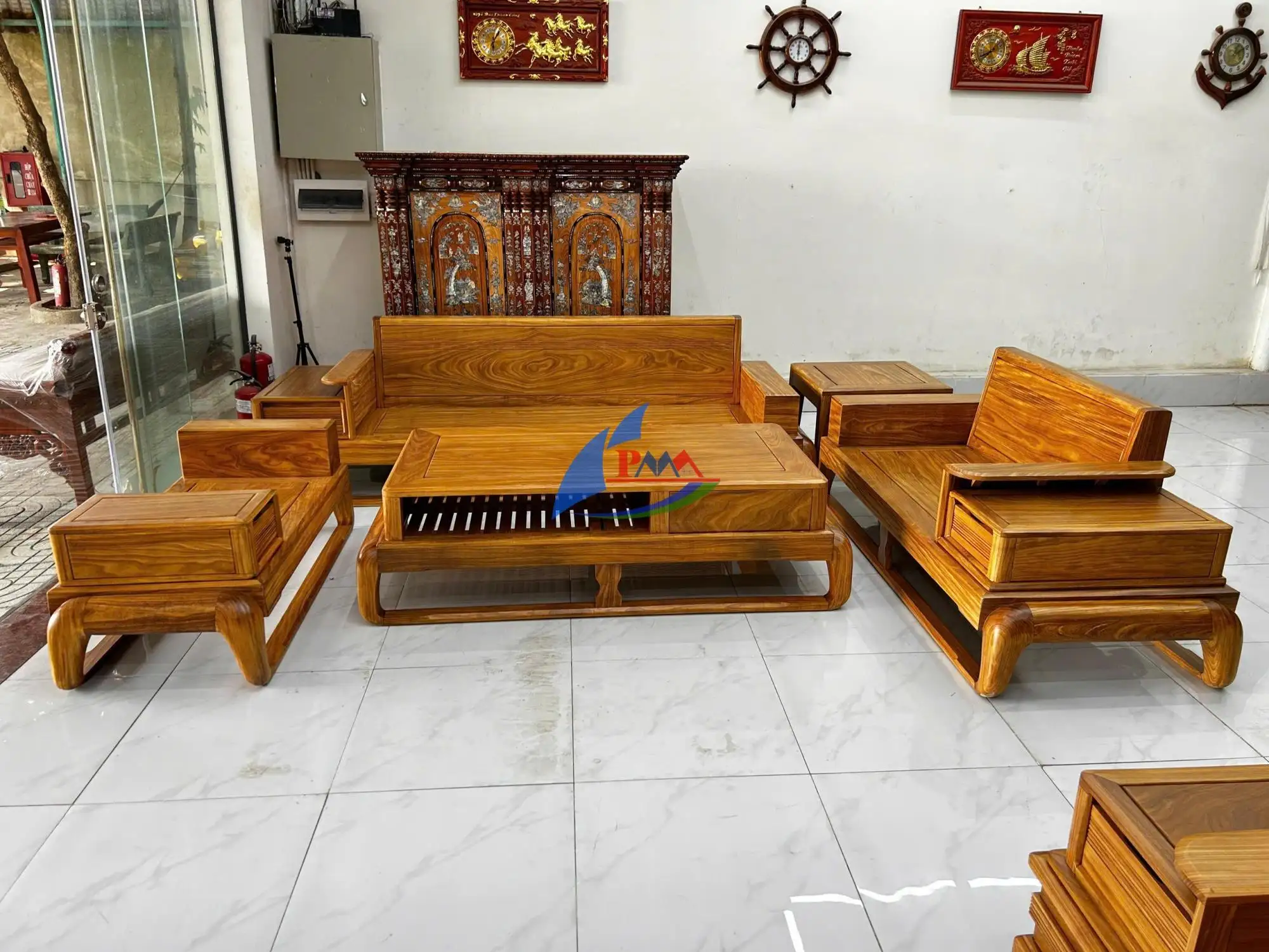 Những Mẫu Salon Gỗ Hiện Đại – Salon gỗ Cẩm Vàng Được Yêu Thích Hiện Nay