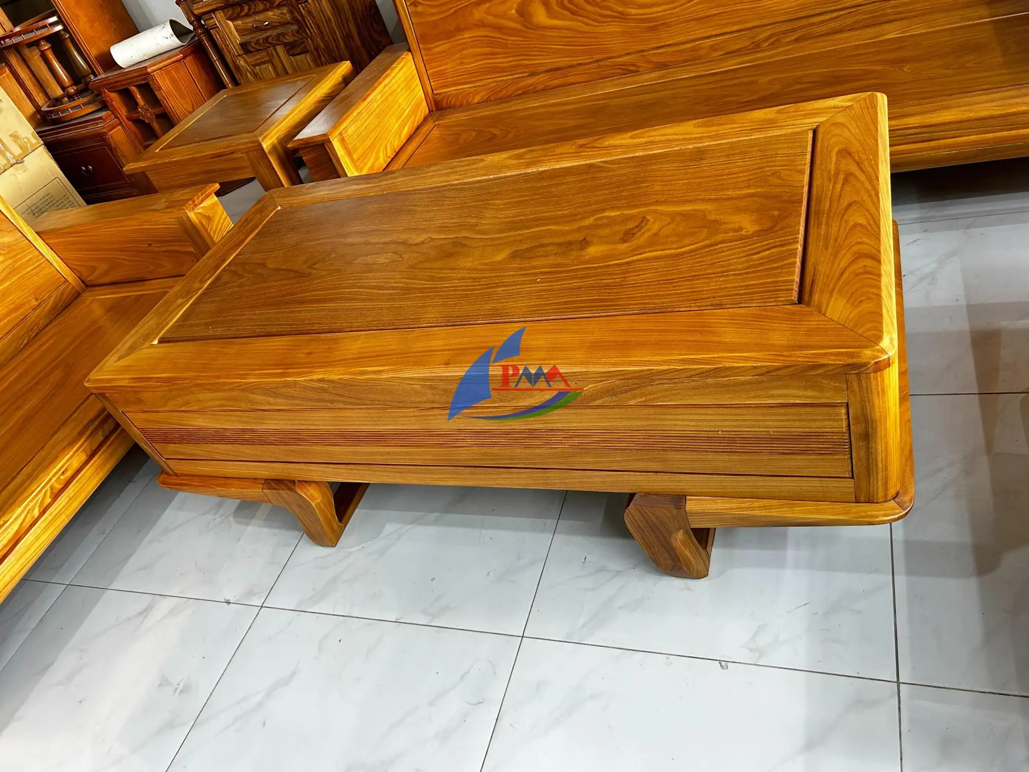 Những Mẫu Salon Gỗ Hiện Đại – Salon gỗ Cẩm Vàng Được Yêu Thích Hiện Nay
