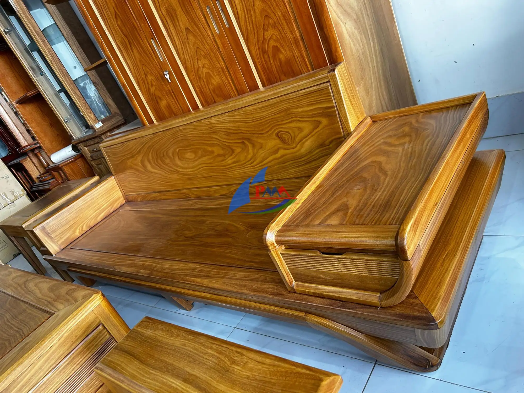 Những Mẫu Salon Gỗ Hiện Đại – Salon gỗ Cẩm Vàng Được Yêu Thích Hiện Nay