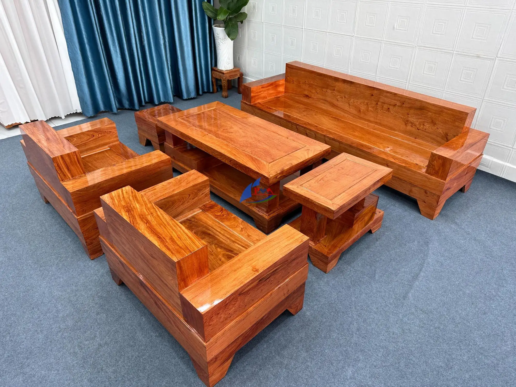 Salon Gỗ Hiện Đại – Vẻ Đẹp Mạnh Mẽ Từ Những Đường Nét Vuông Vức