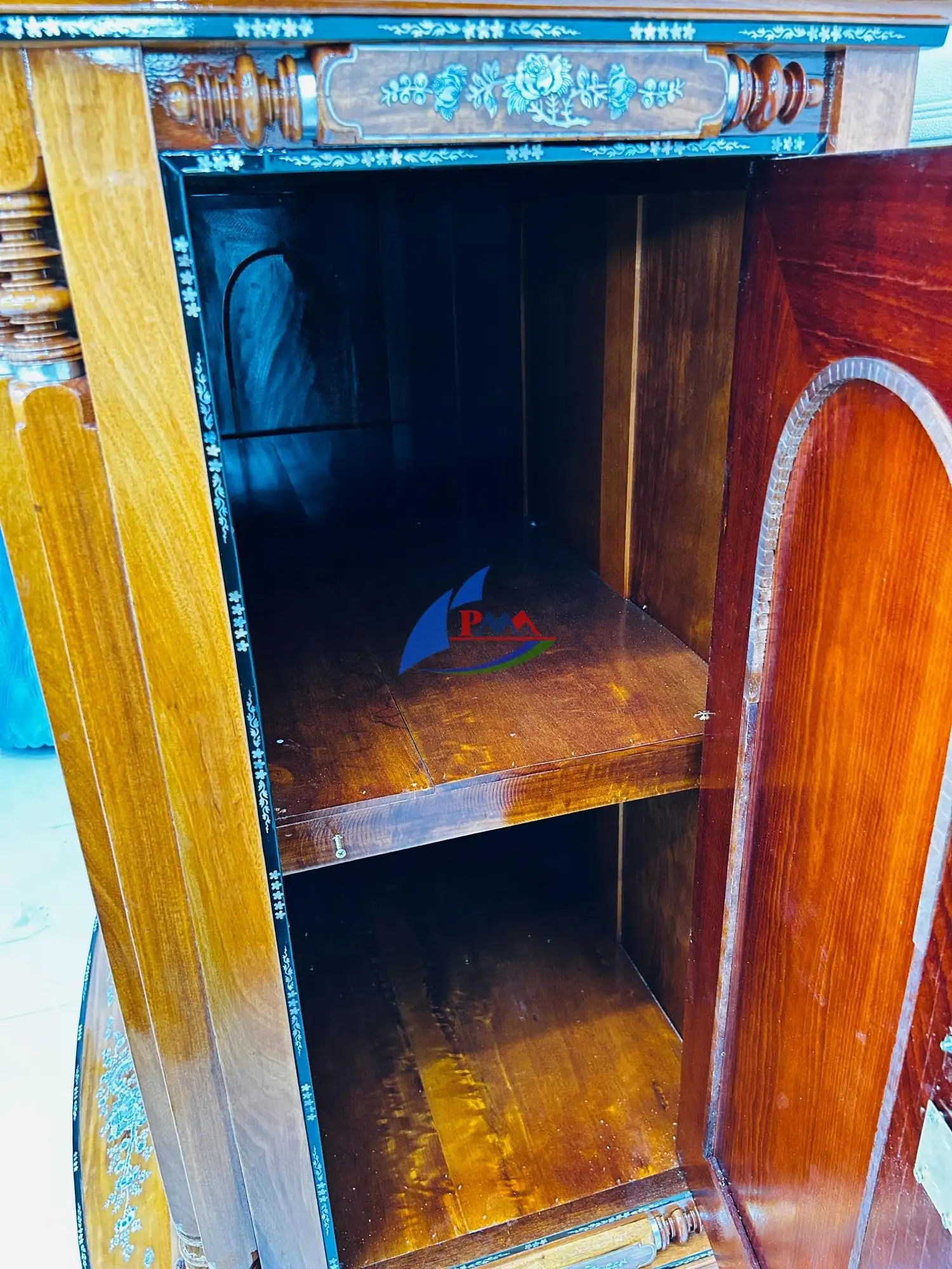 Tủ Thờ Xưa Cẩn Ốc Xà Cừ – Tủ Thờ Gò Công Giá Trị Truyền Thống Trường Tồn